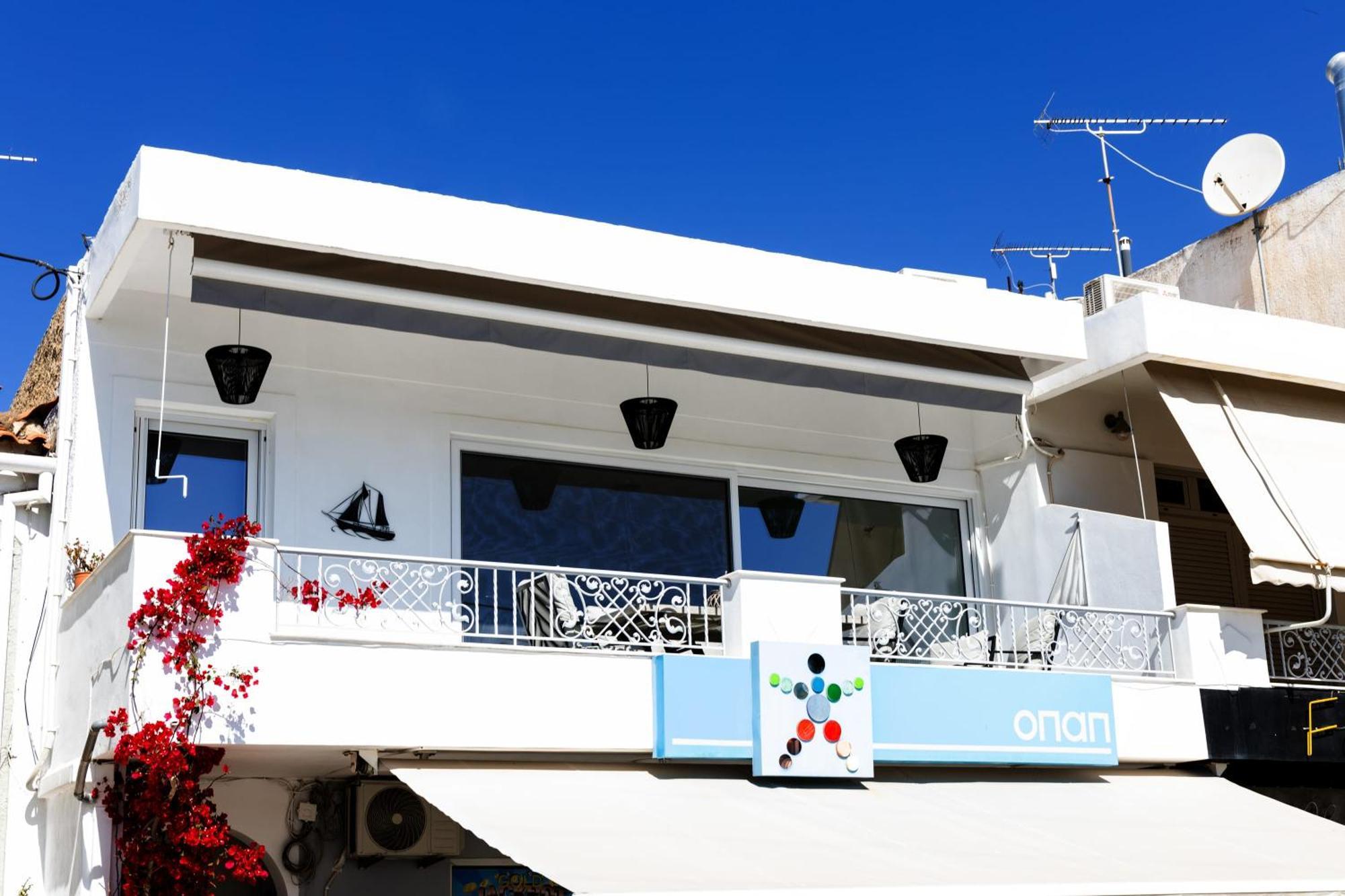 Seafront - Port House G Apartment