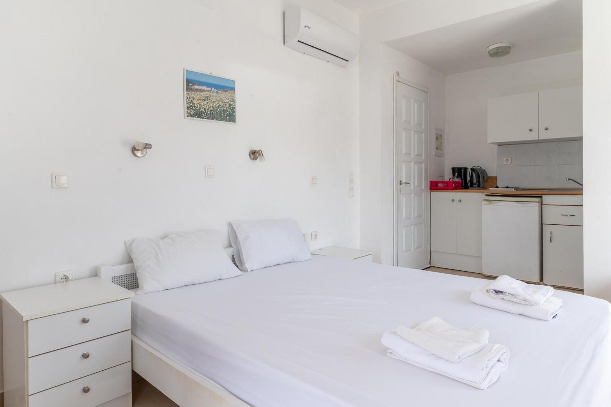 Sifnos 6 *