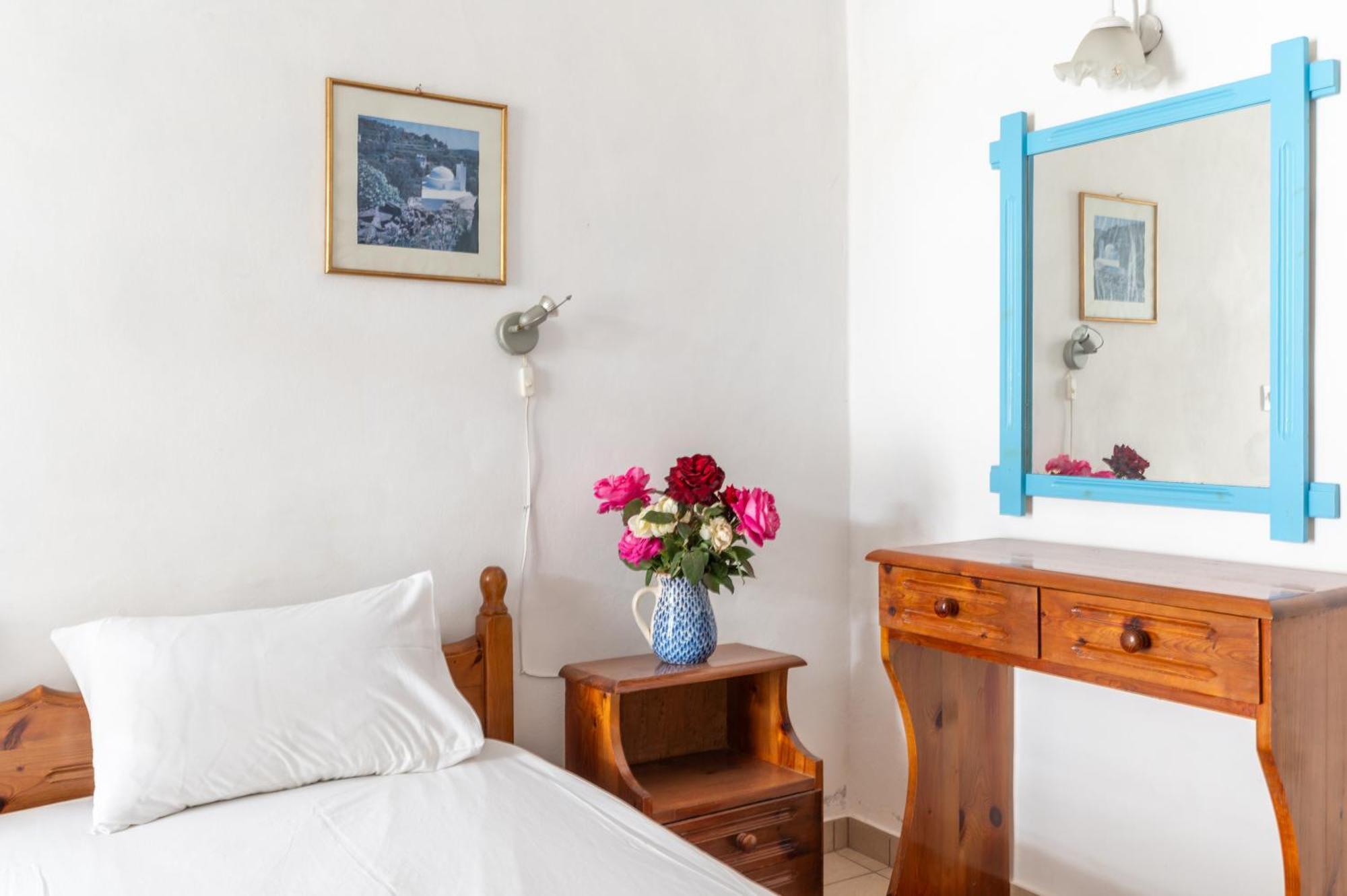 Sifnos 4 *