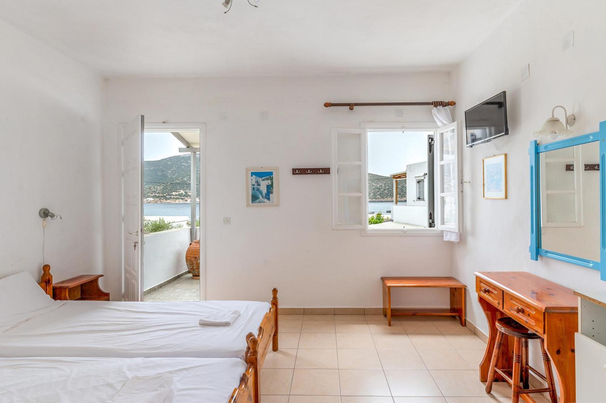 Sifnos 2 Vathi (Sifnos)