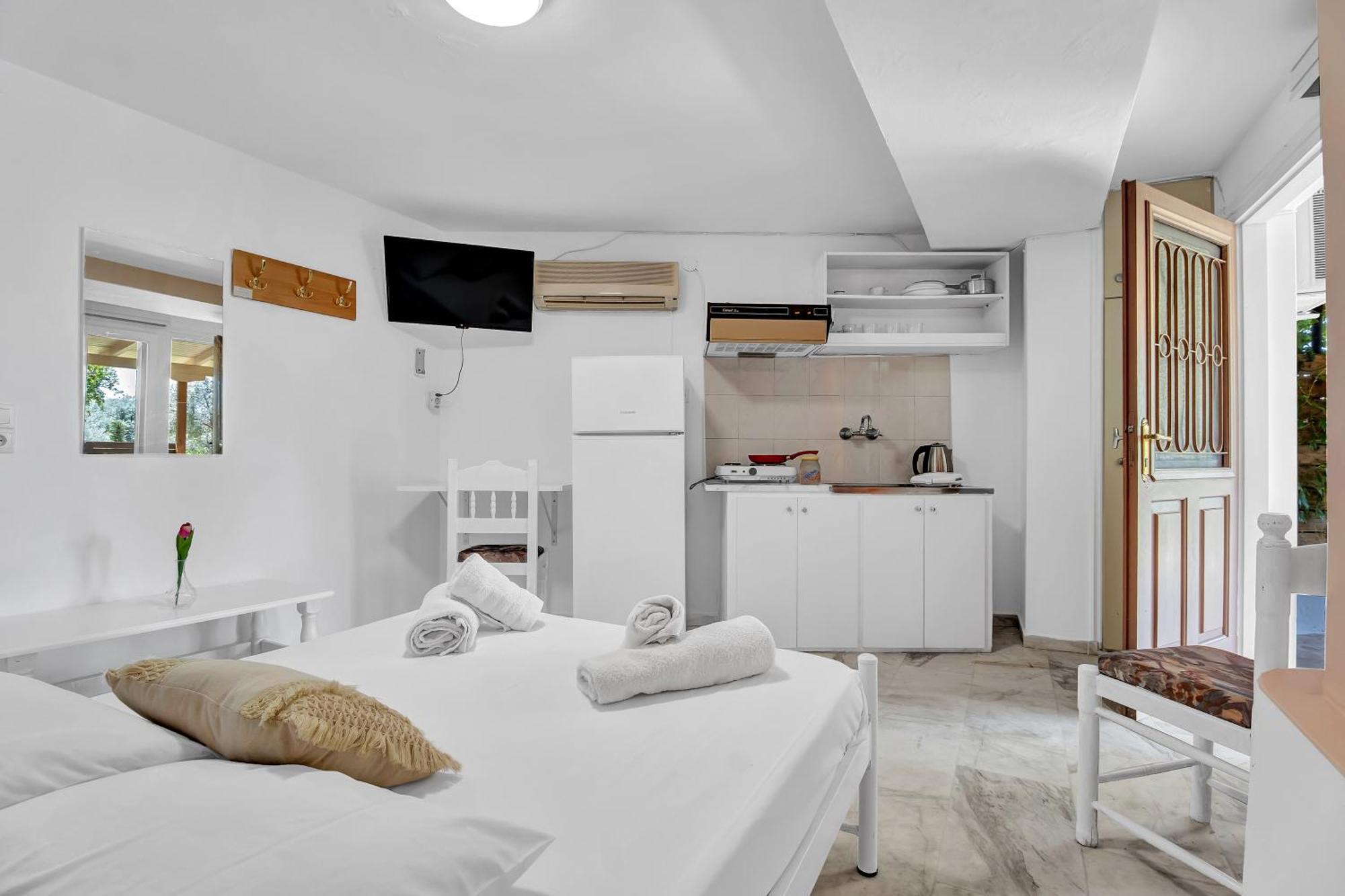 Apartment Tasoula With Garden View
