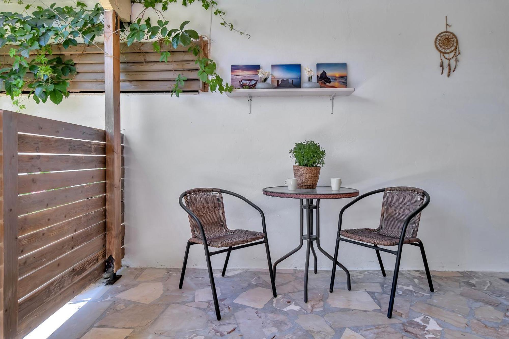 Apartment Tasoula With Garden View *