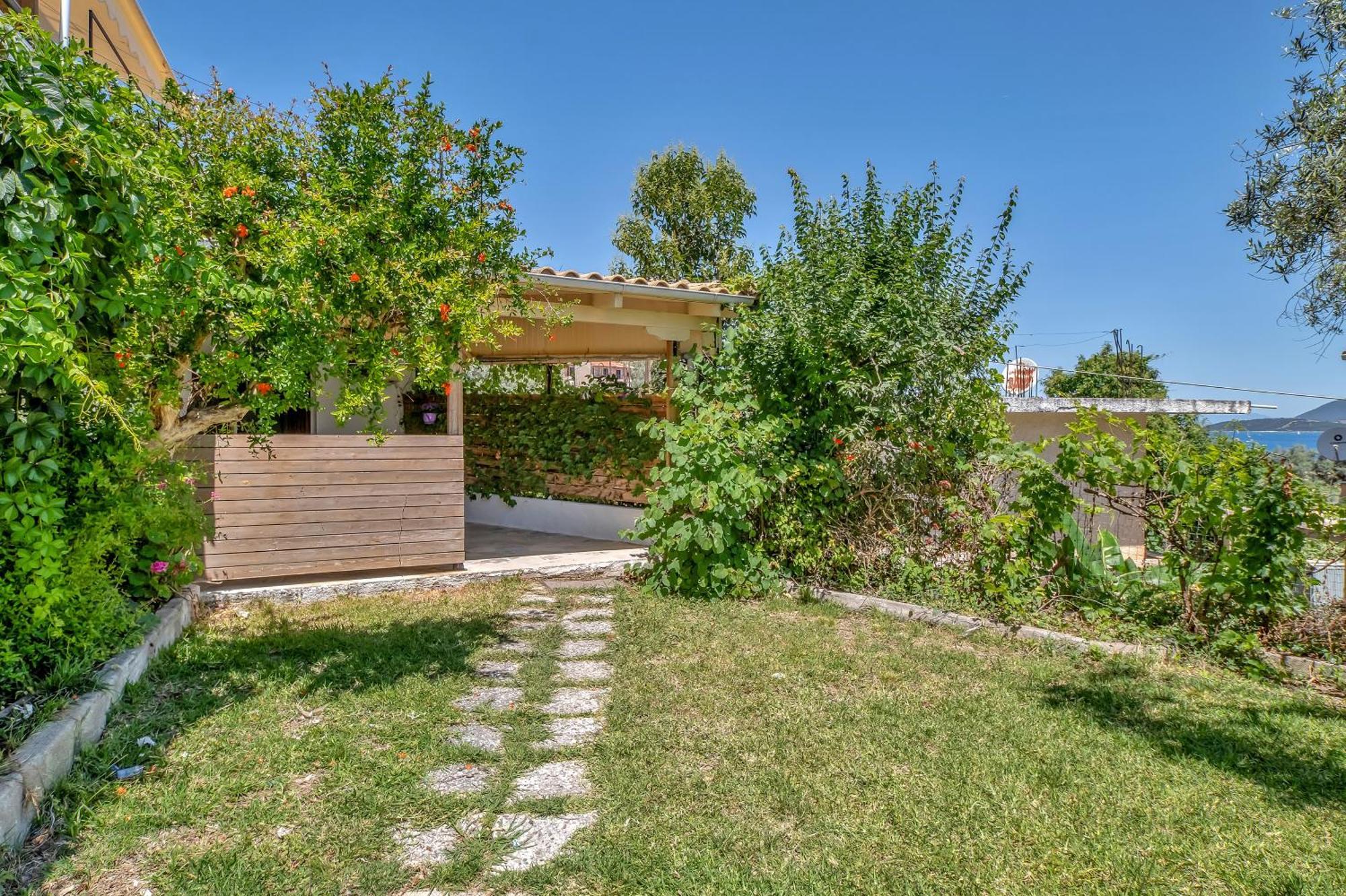 Tasoula With Garden View *