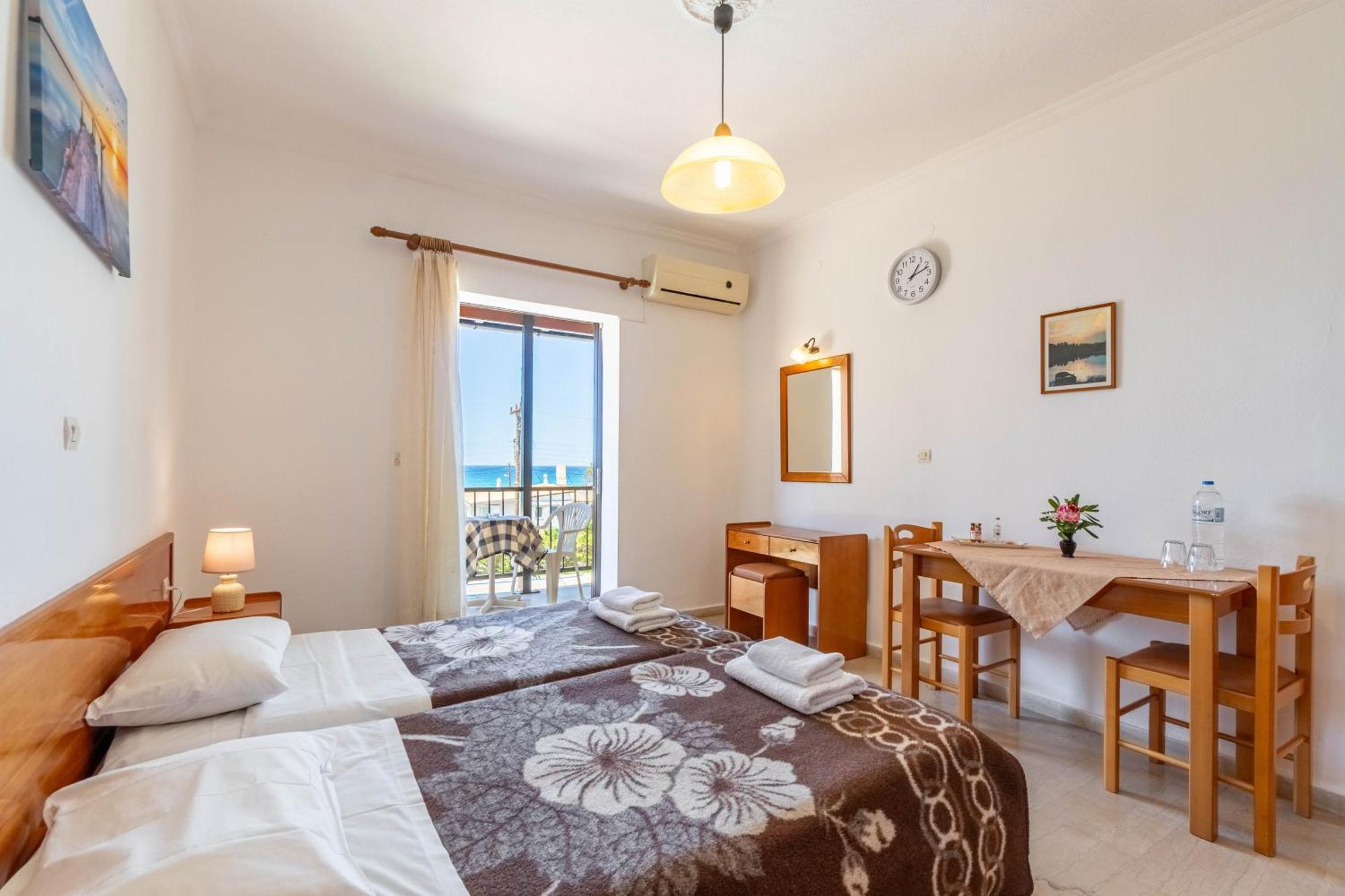 Mires House Front 1 Apartment Agios Gordios (Corfu)