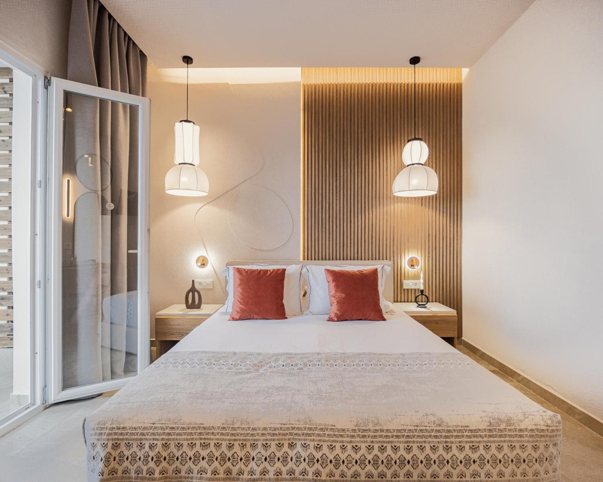 Anna Hotel *