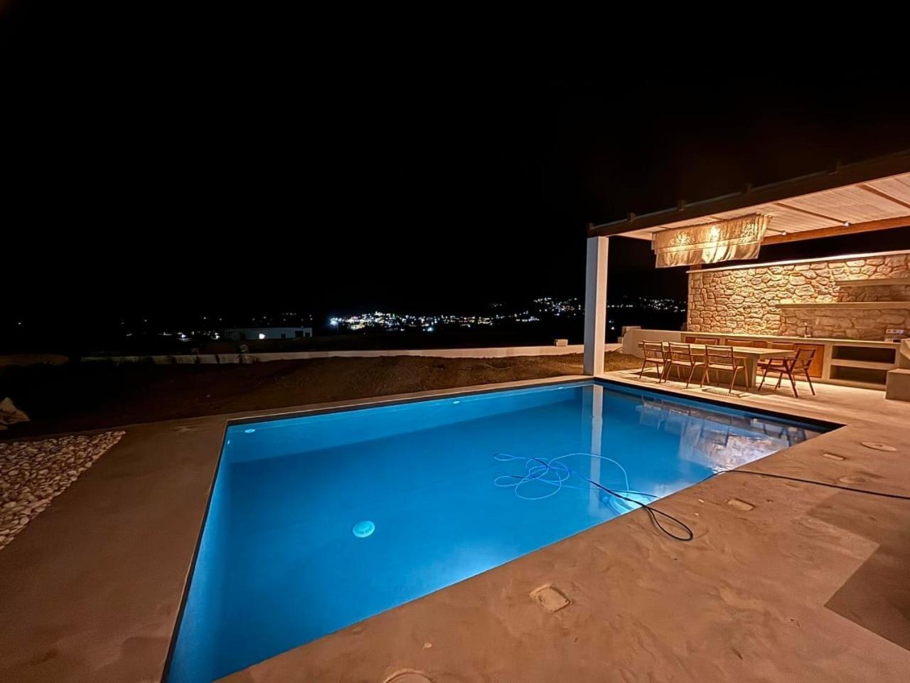 Villa Adriana Luxury Adamantas (Milos)