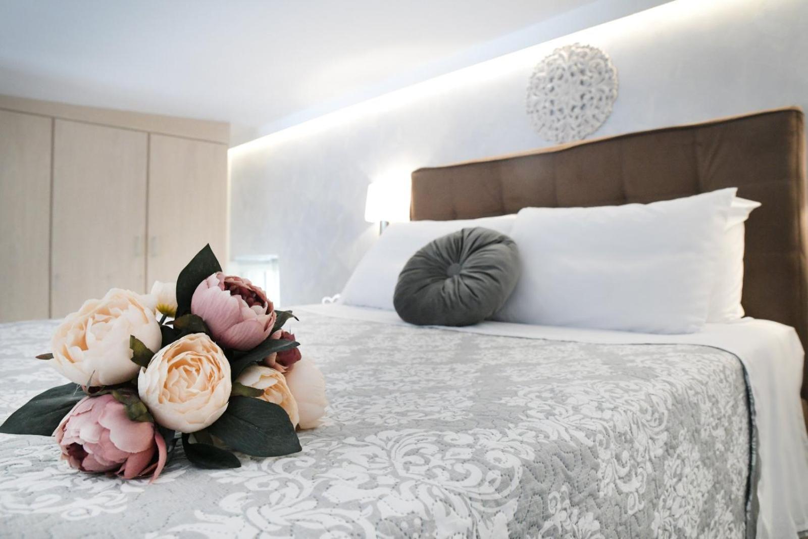 Petrakis Apartment *