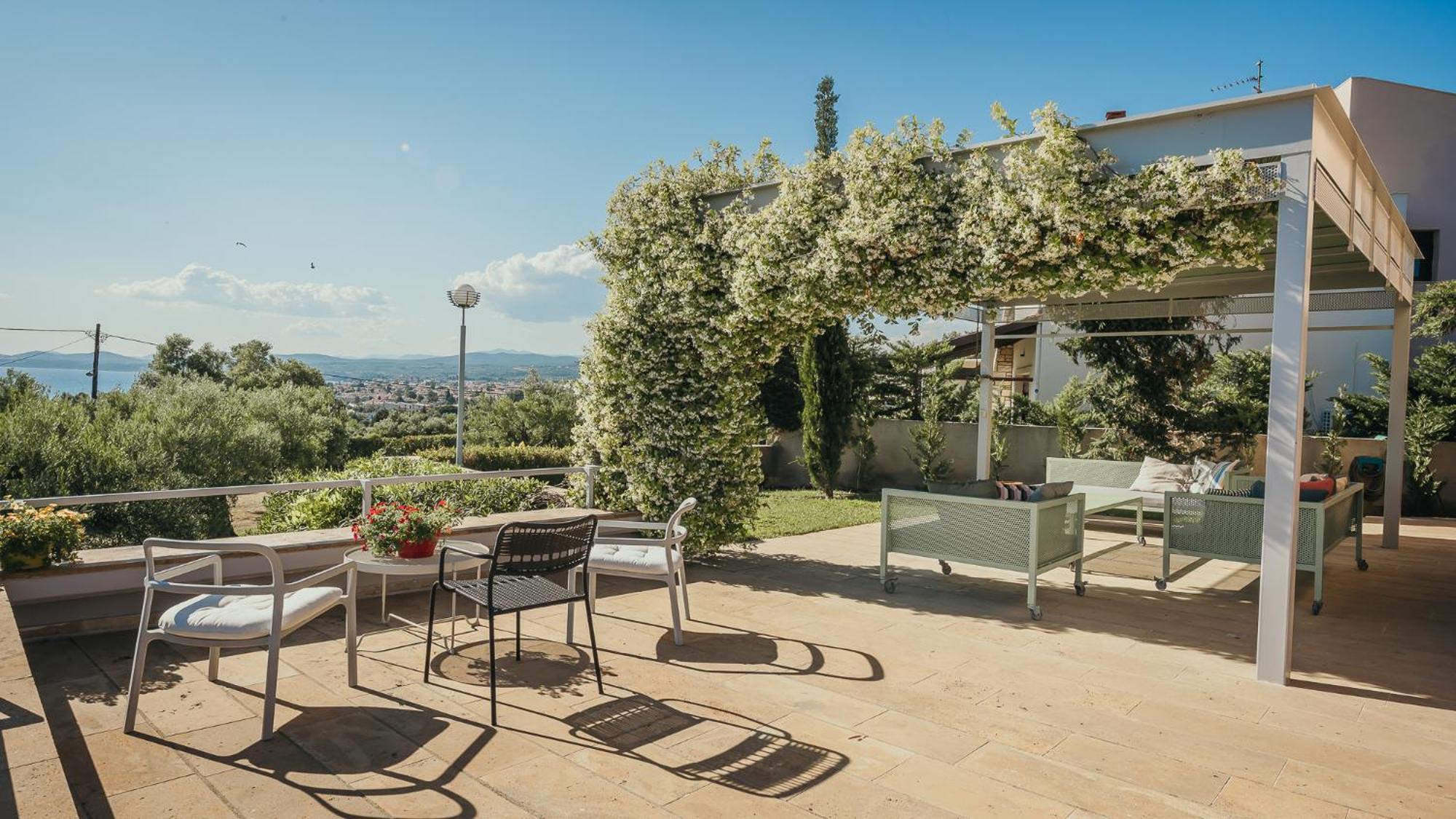 Thea Ii Sea View Villa, *