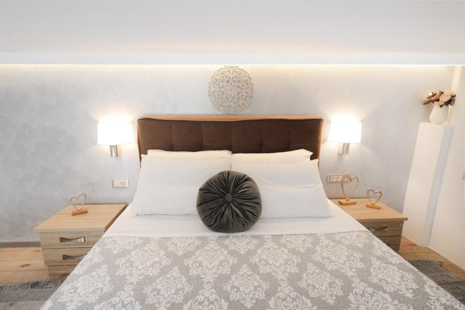 Petrakis Apartment *