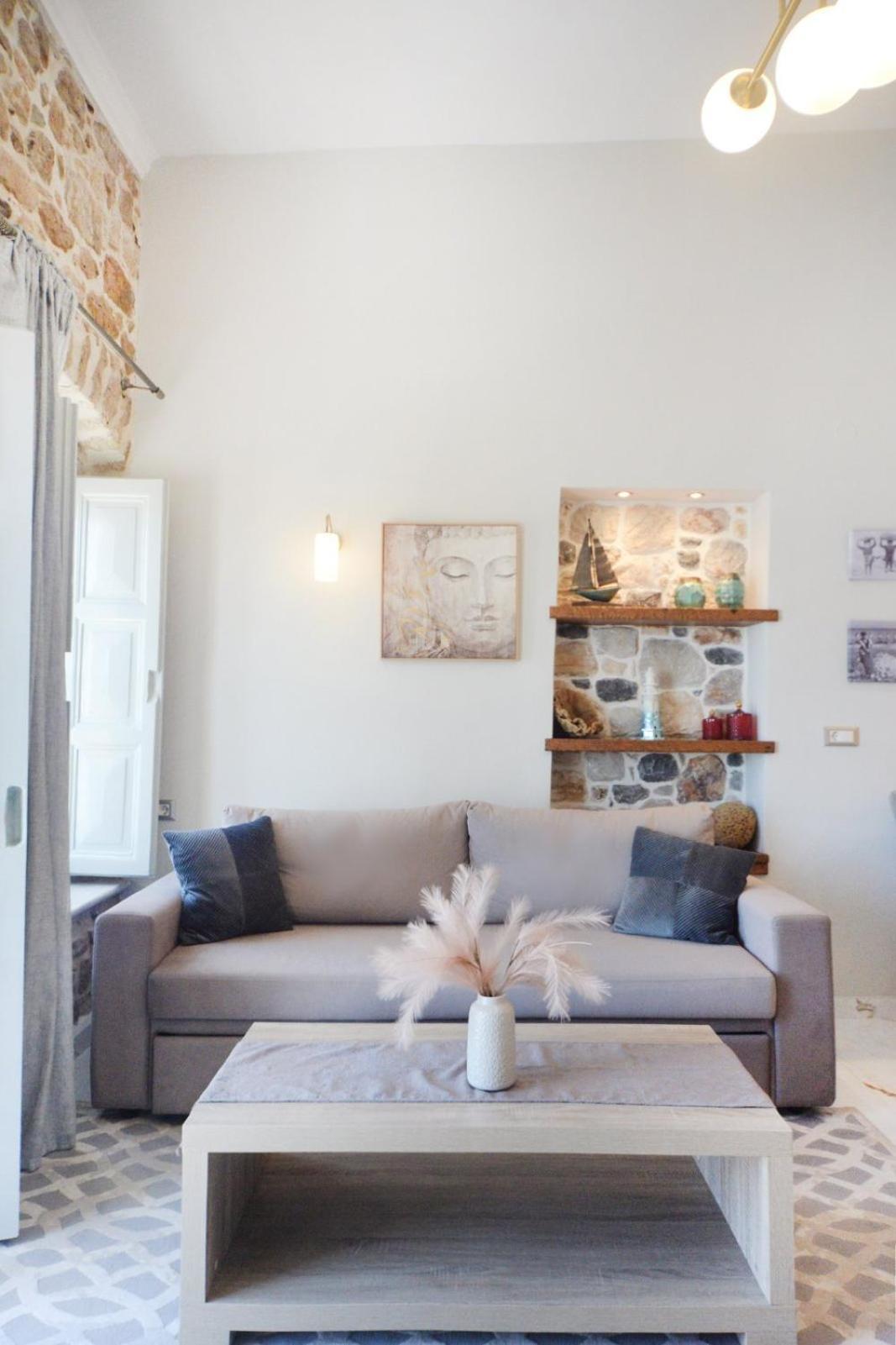 Petrakis Apartment *