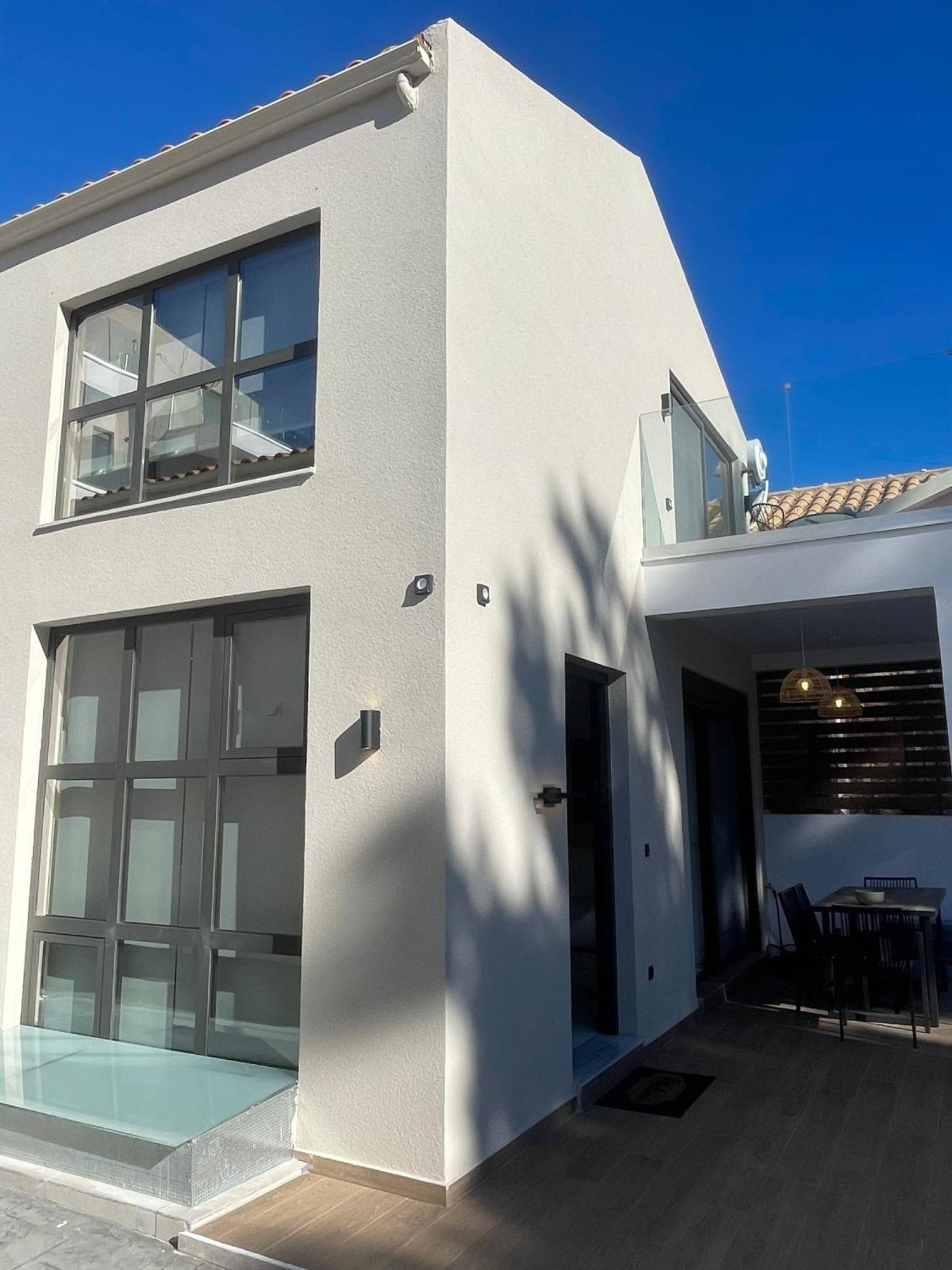 Ionian Elite Beachfront Villa Nydri (Lefkada)