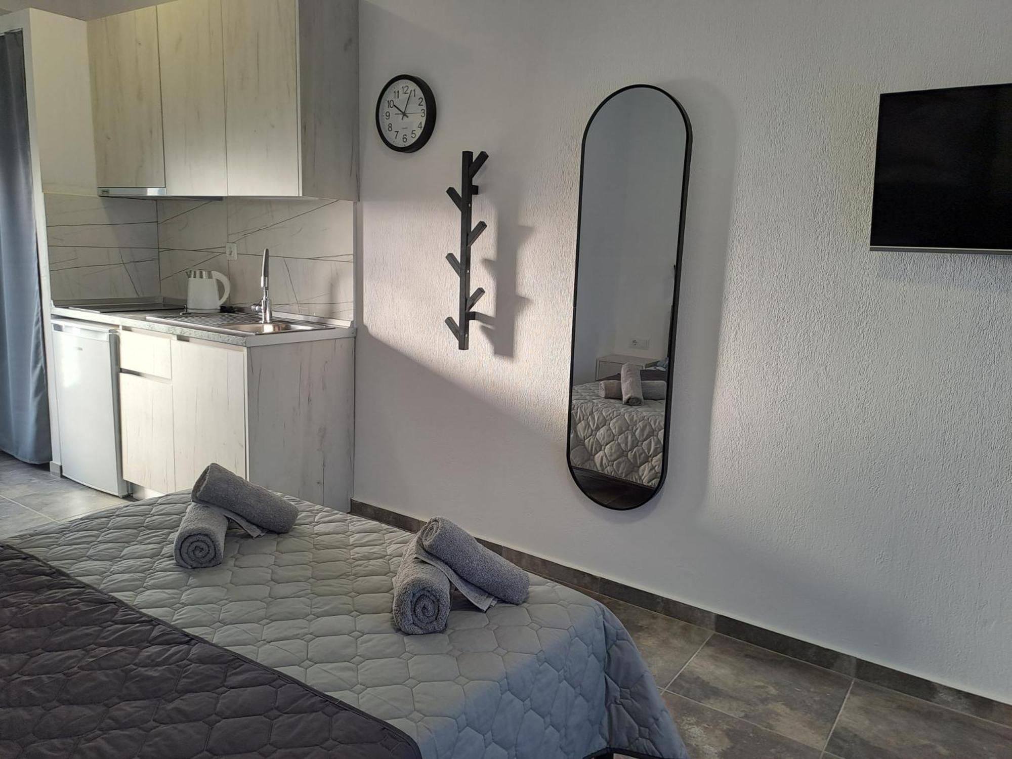 Apollon Luxury Guest house Nea Vrasna