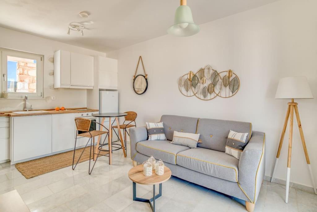 Aetherian Ciel Villas, Cymo Holiday home