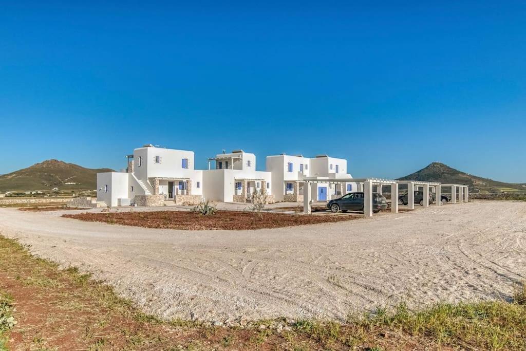 Aetherian Ciel Villas, Cymo