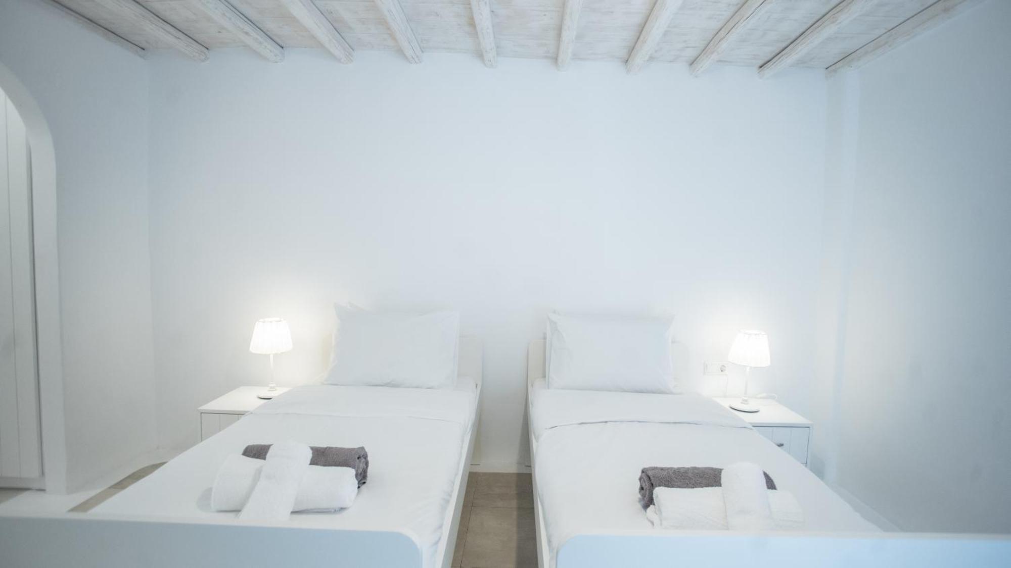 Elia Spirit And By Live&travel Elia (Mykonos)