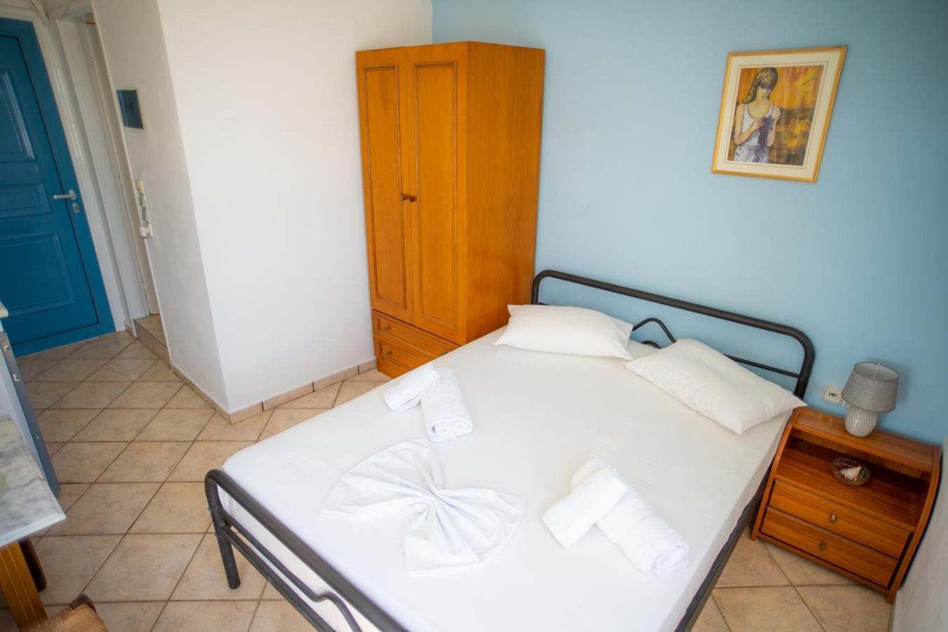 Manos Hotel