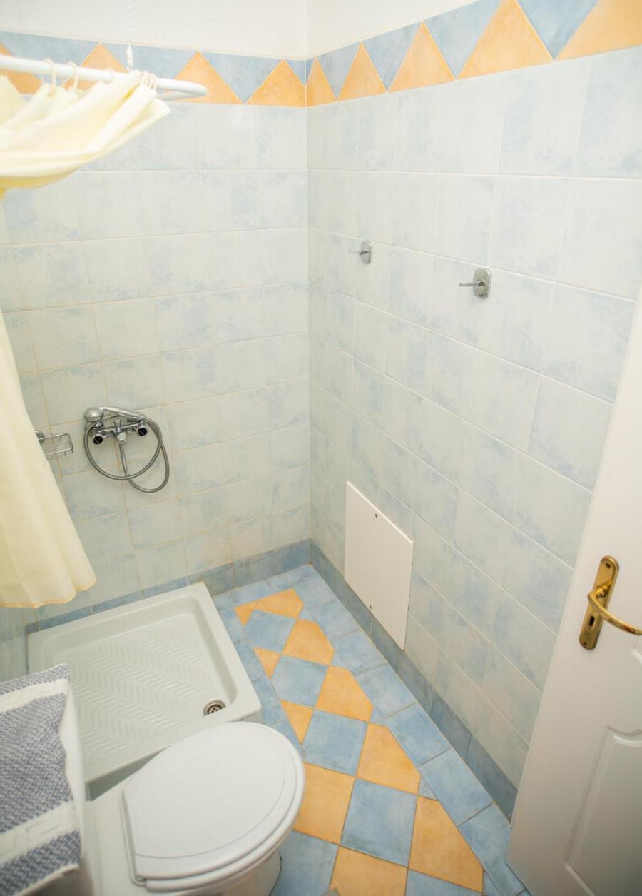 Manos Hotel Megas Gialos - Nites