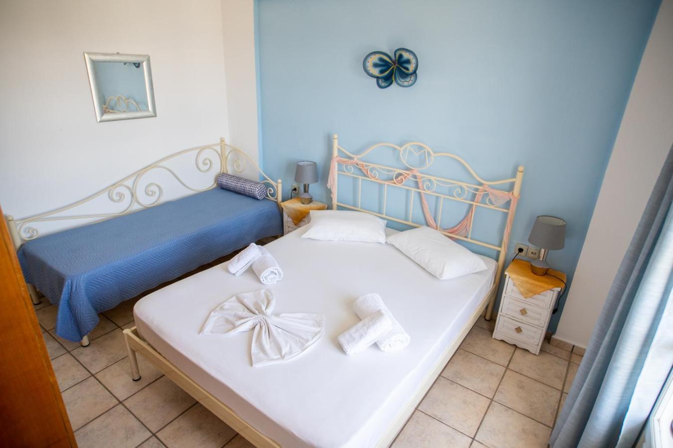 Manos Hotel Megas Gialos - Nites