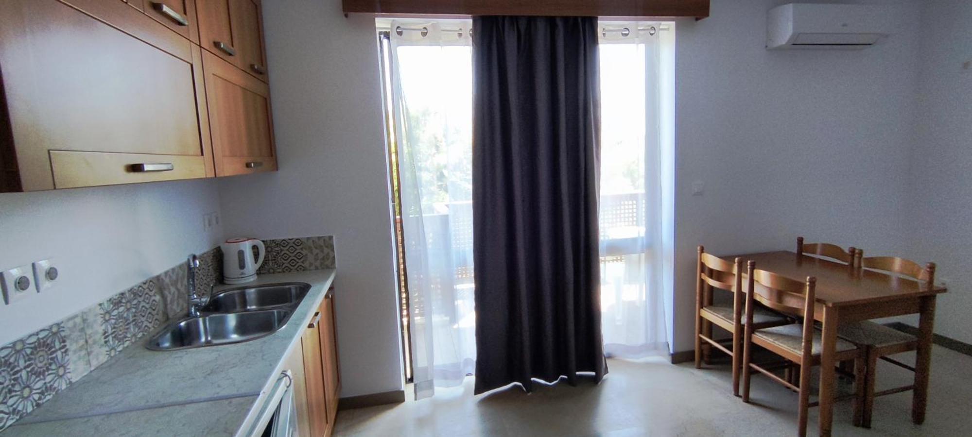 Aparthotel Oasis Apartments & Rooms *