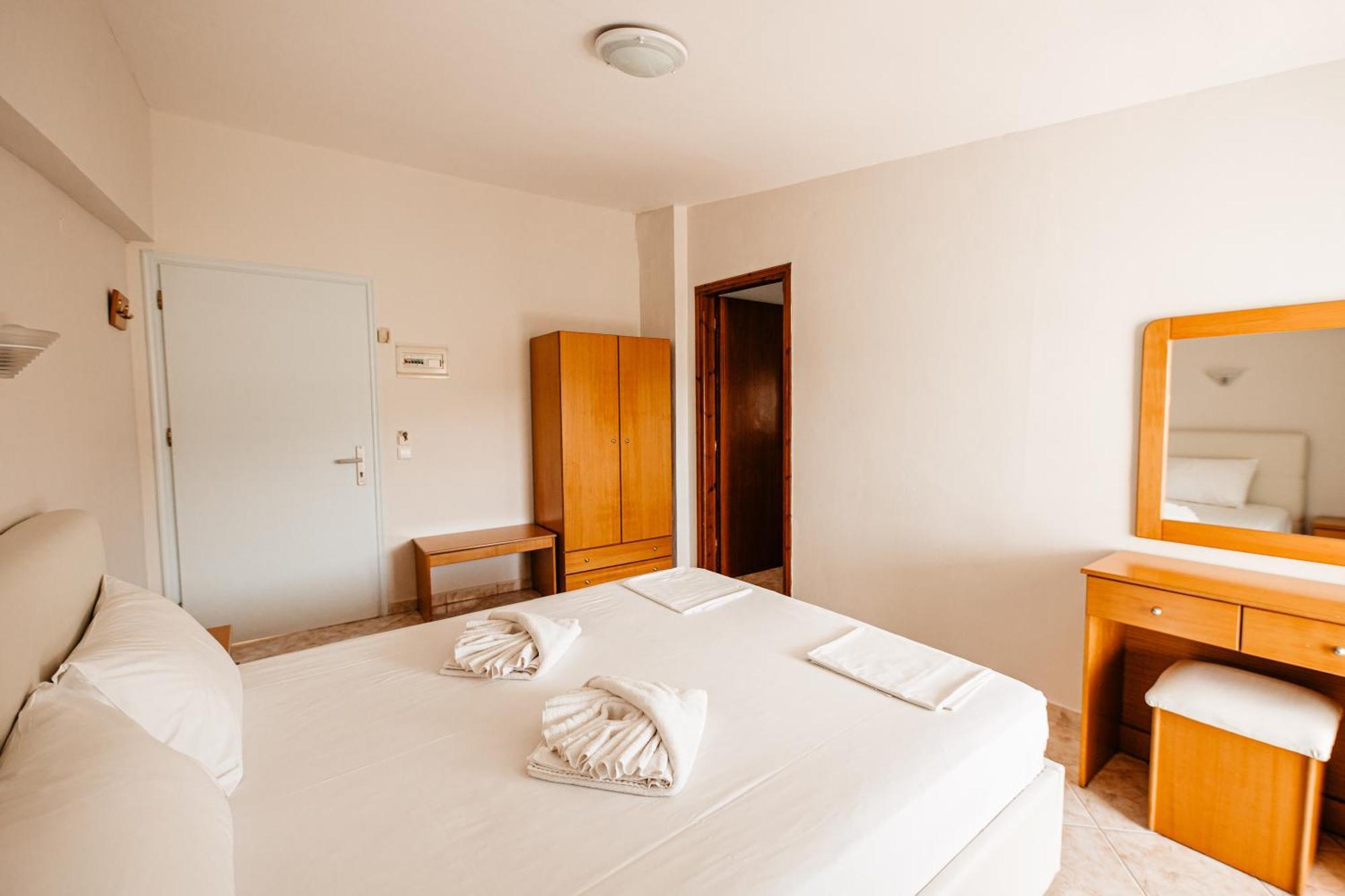 Marialena Aparthotel