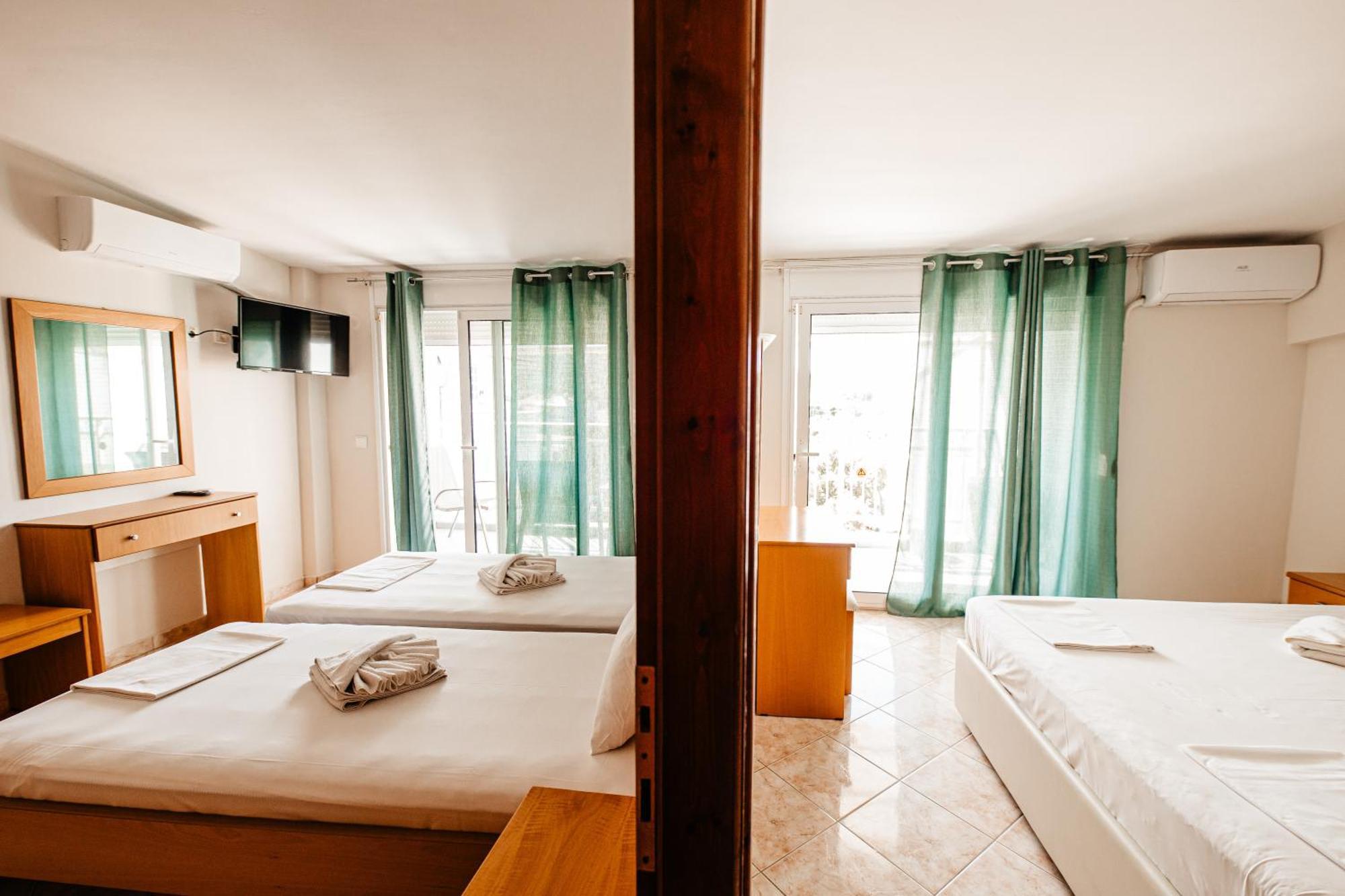 Marialena Aparthotel 2*