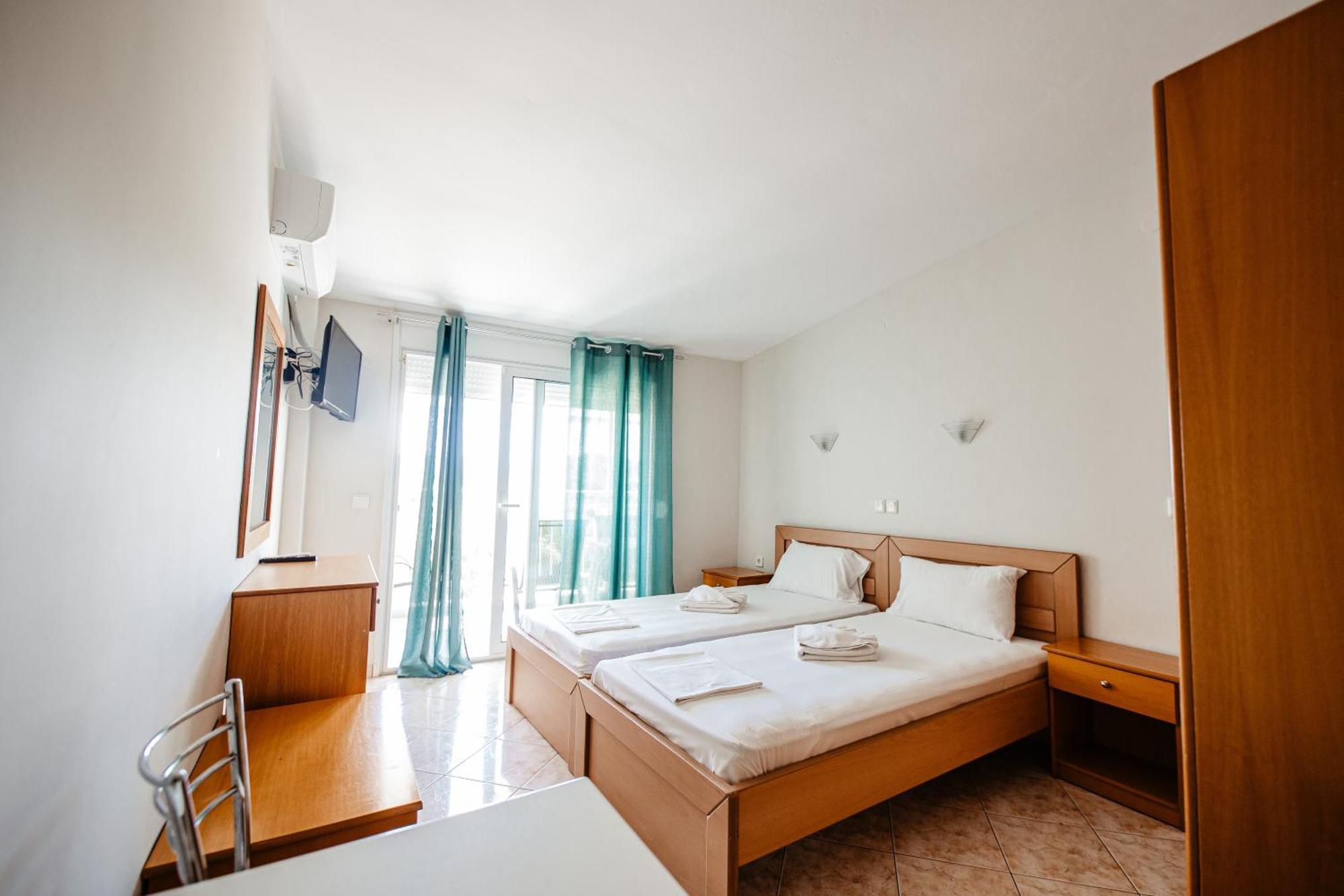Marialena Aparthotel Potos