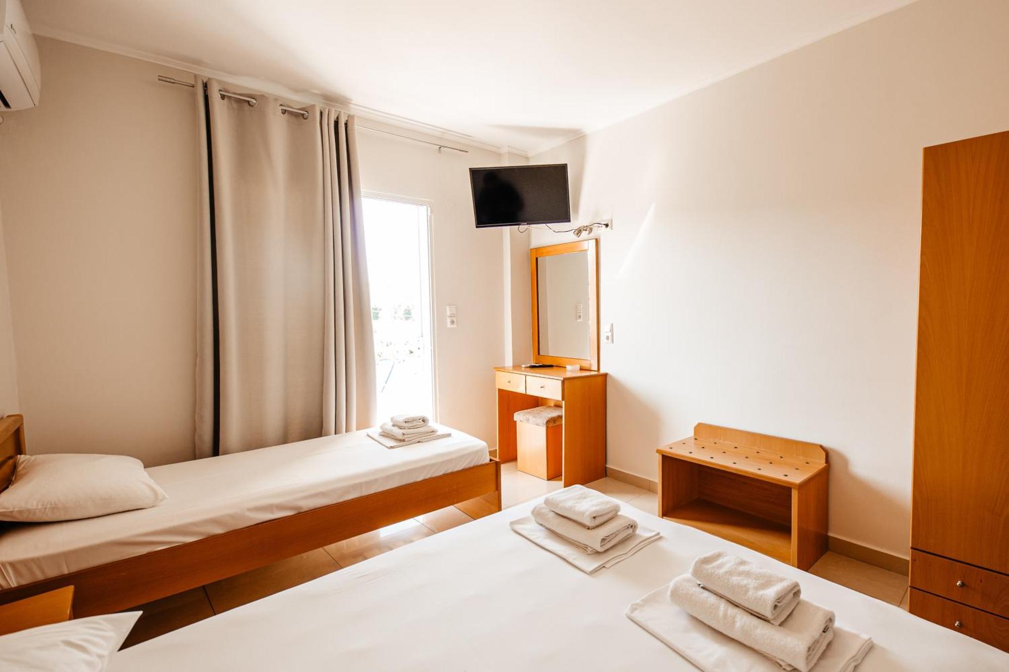 Marialena Aparthotel 2*