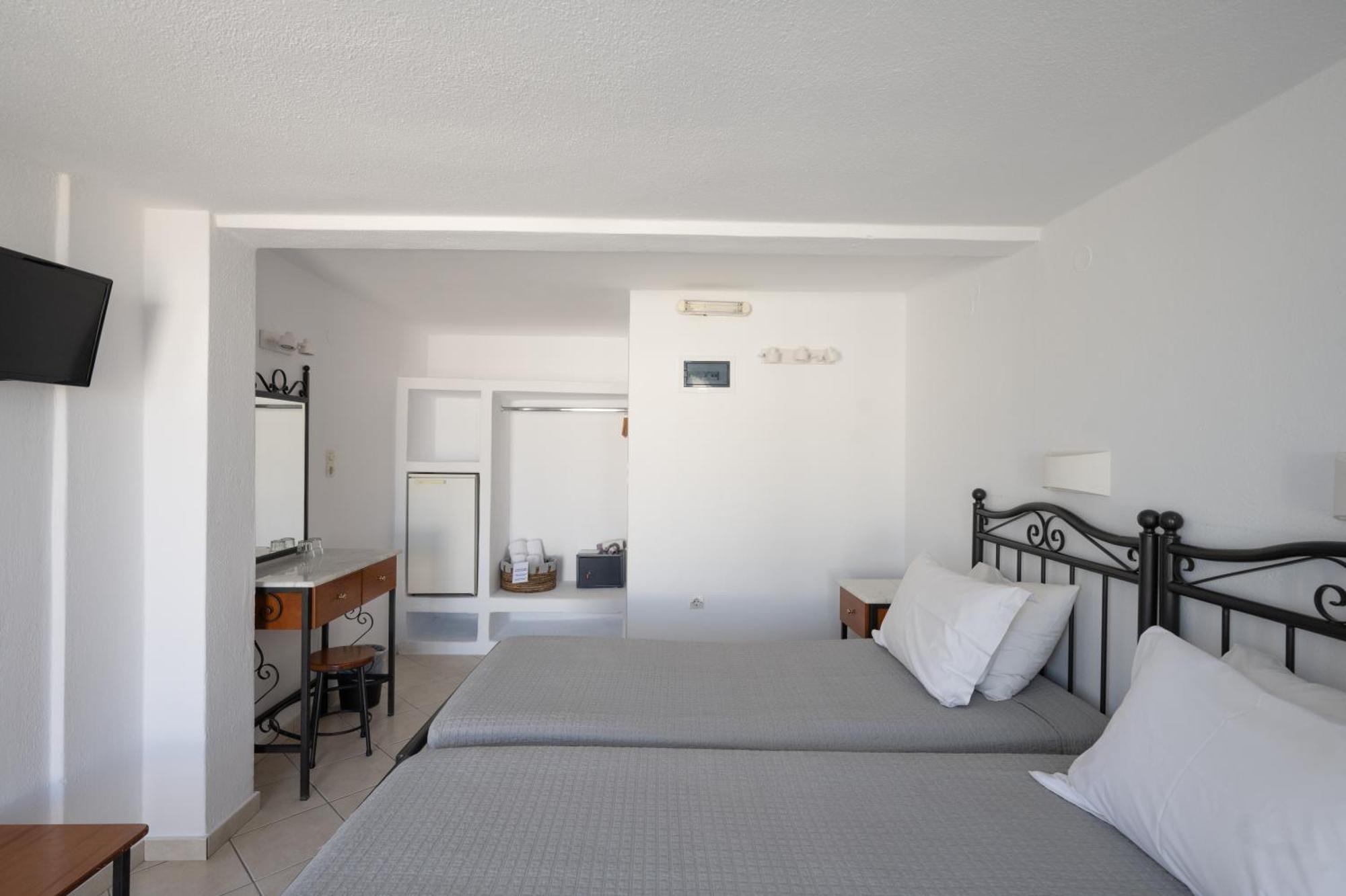 Anixi Hotel