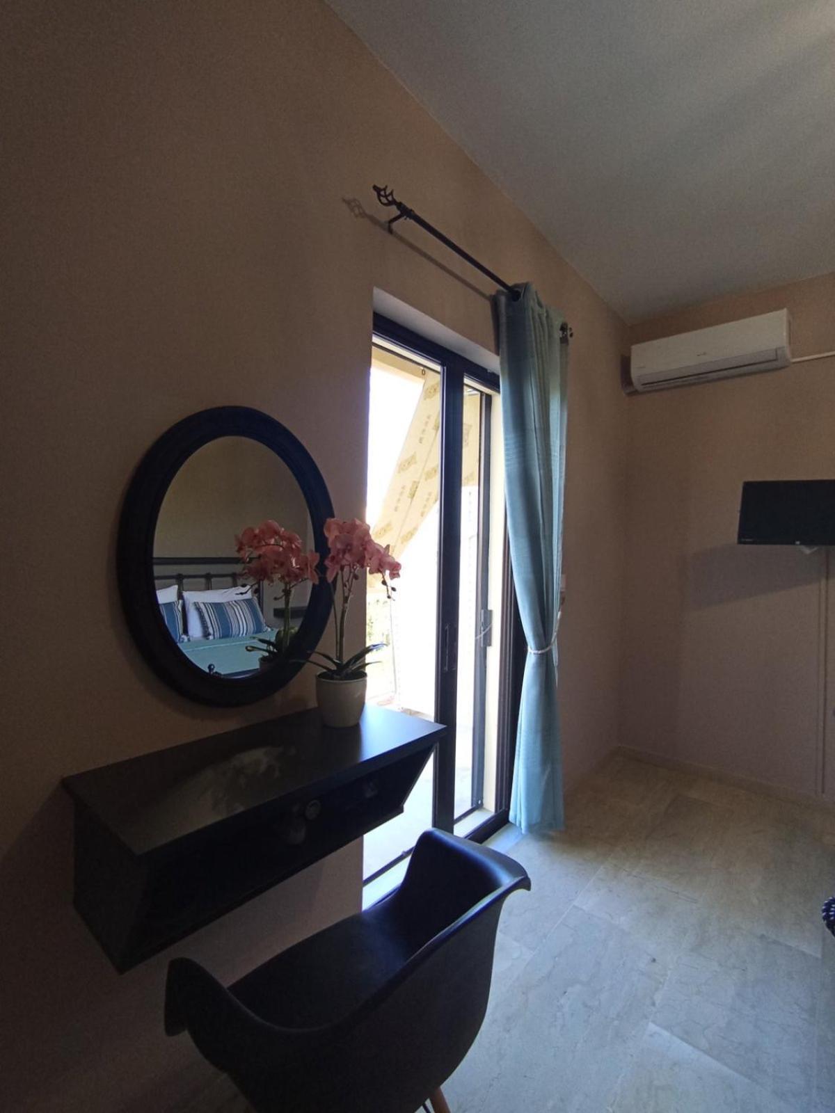 Horizon Blue Apartment