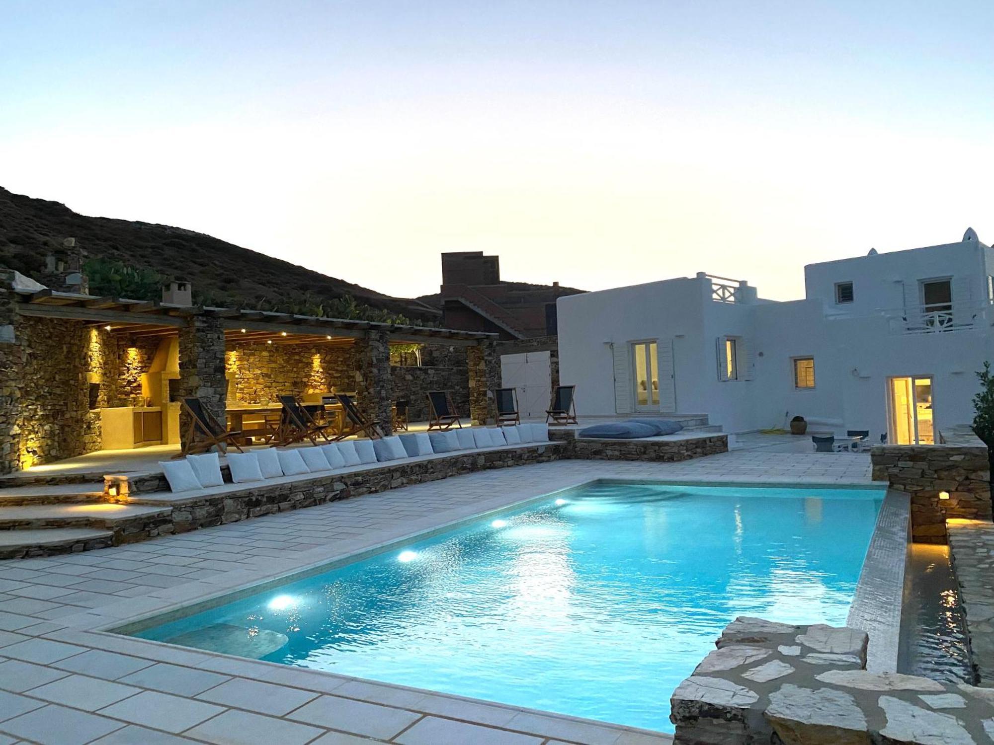 Artemis Villa