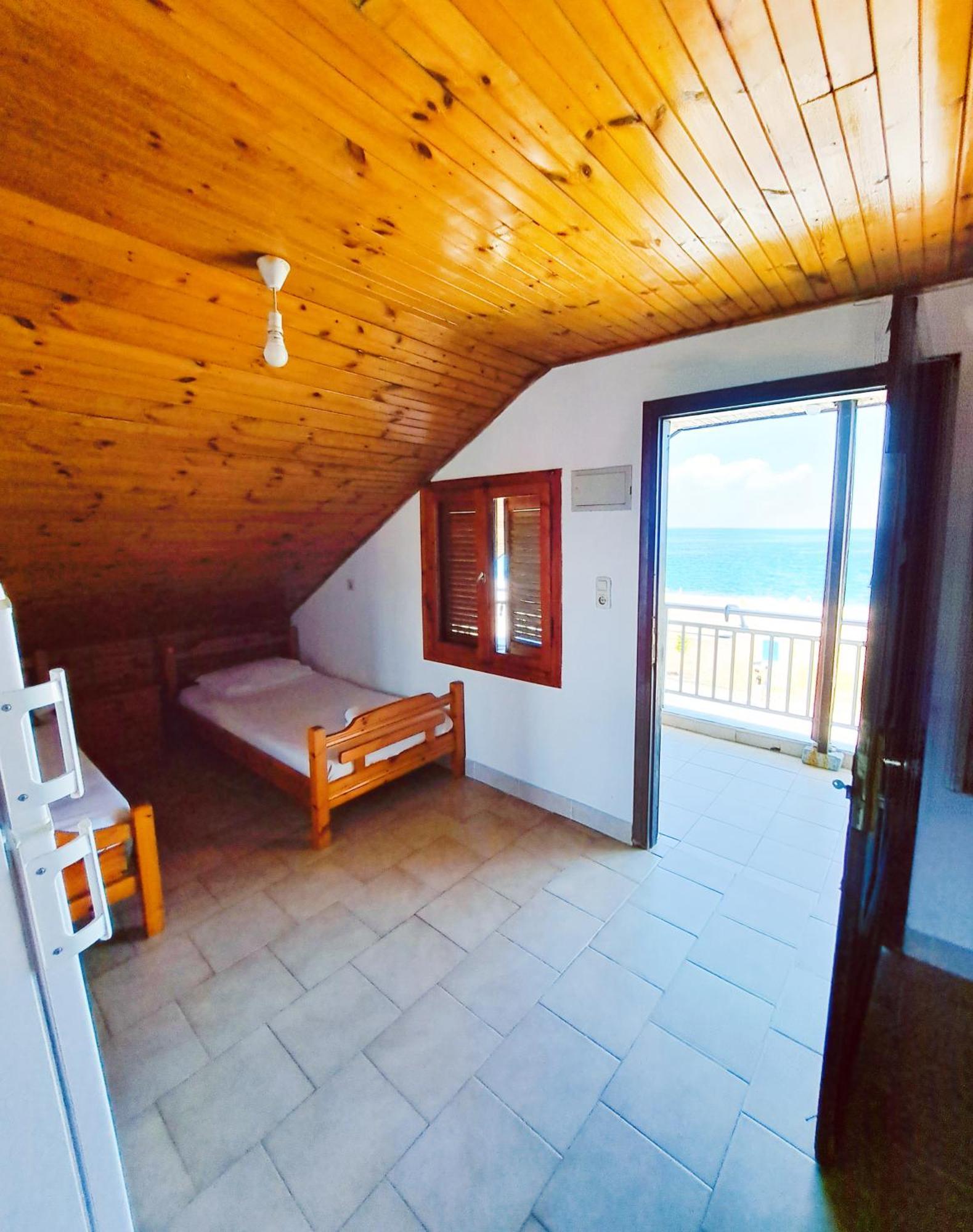 Blue Horizon Apartment *