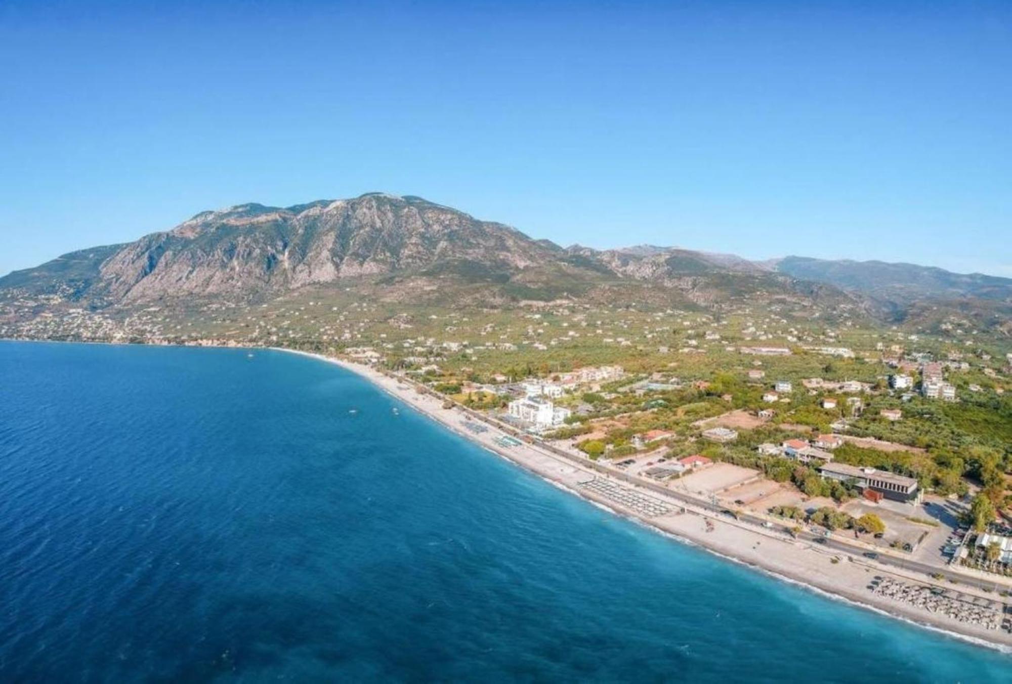 Seaview Haven With Pool By The Beach Apartment Verga Kalamata