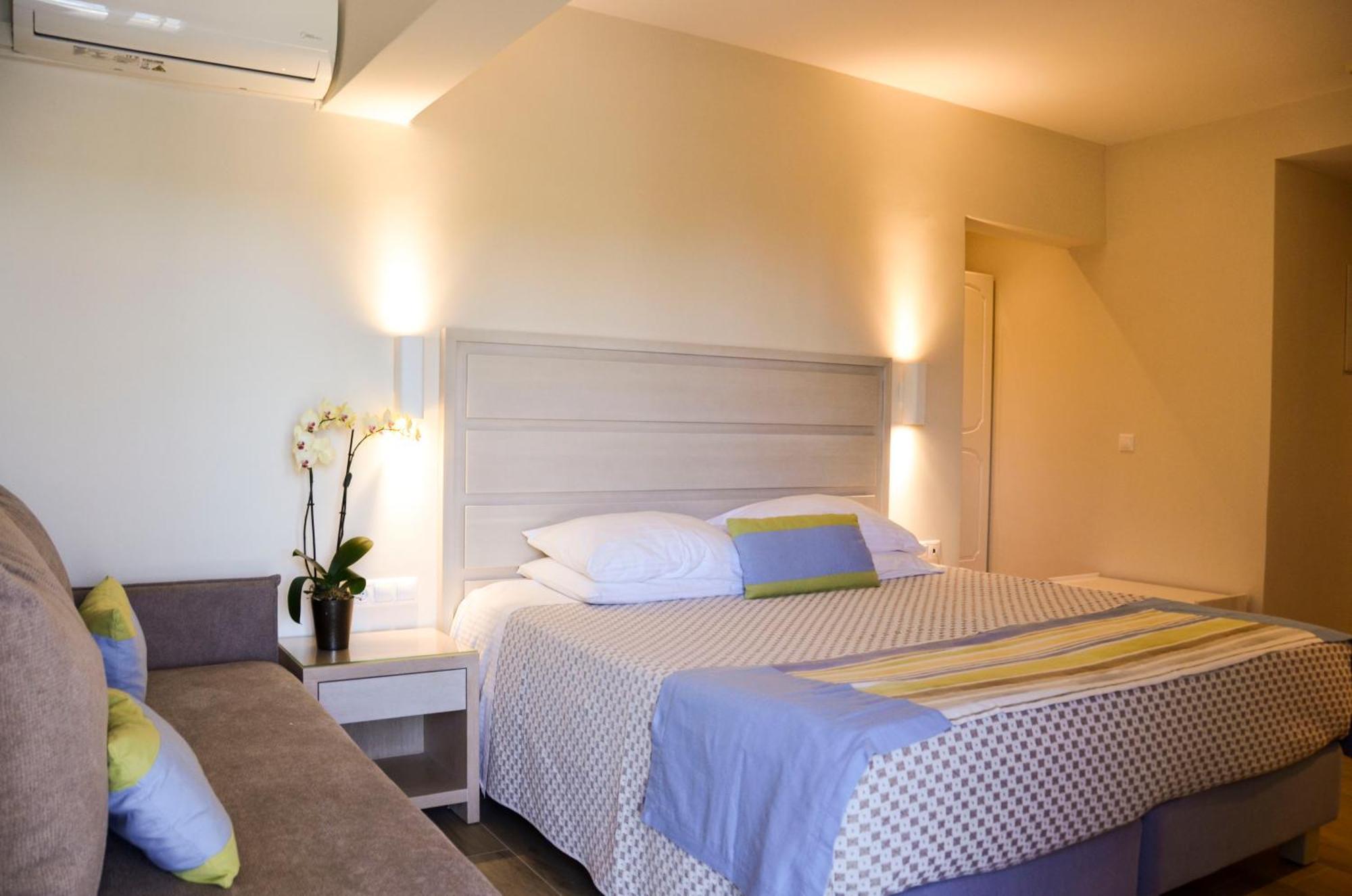 Odysseus Hotel