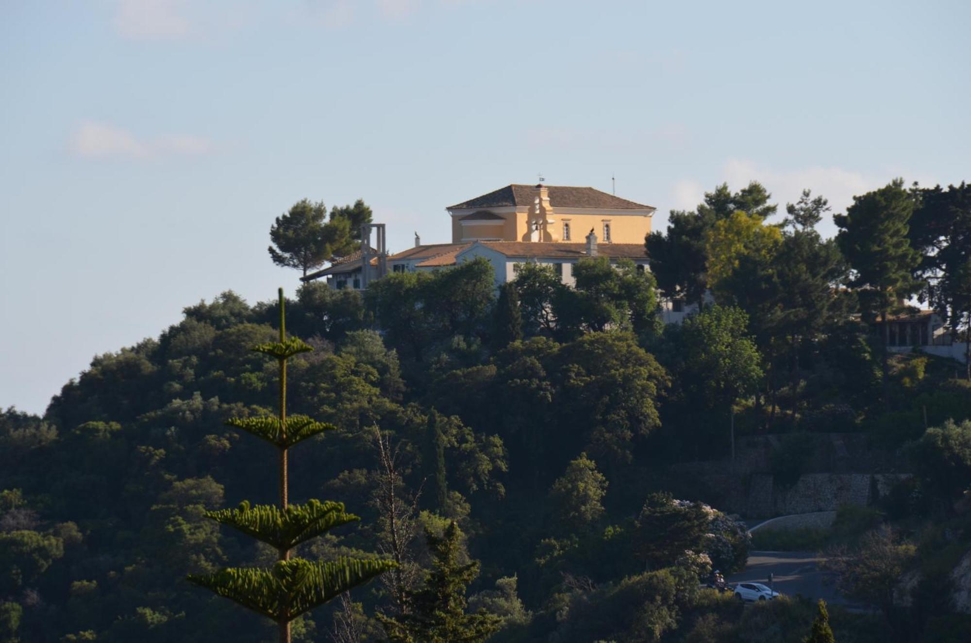 Odysseus Hotel 3*