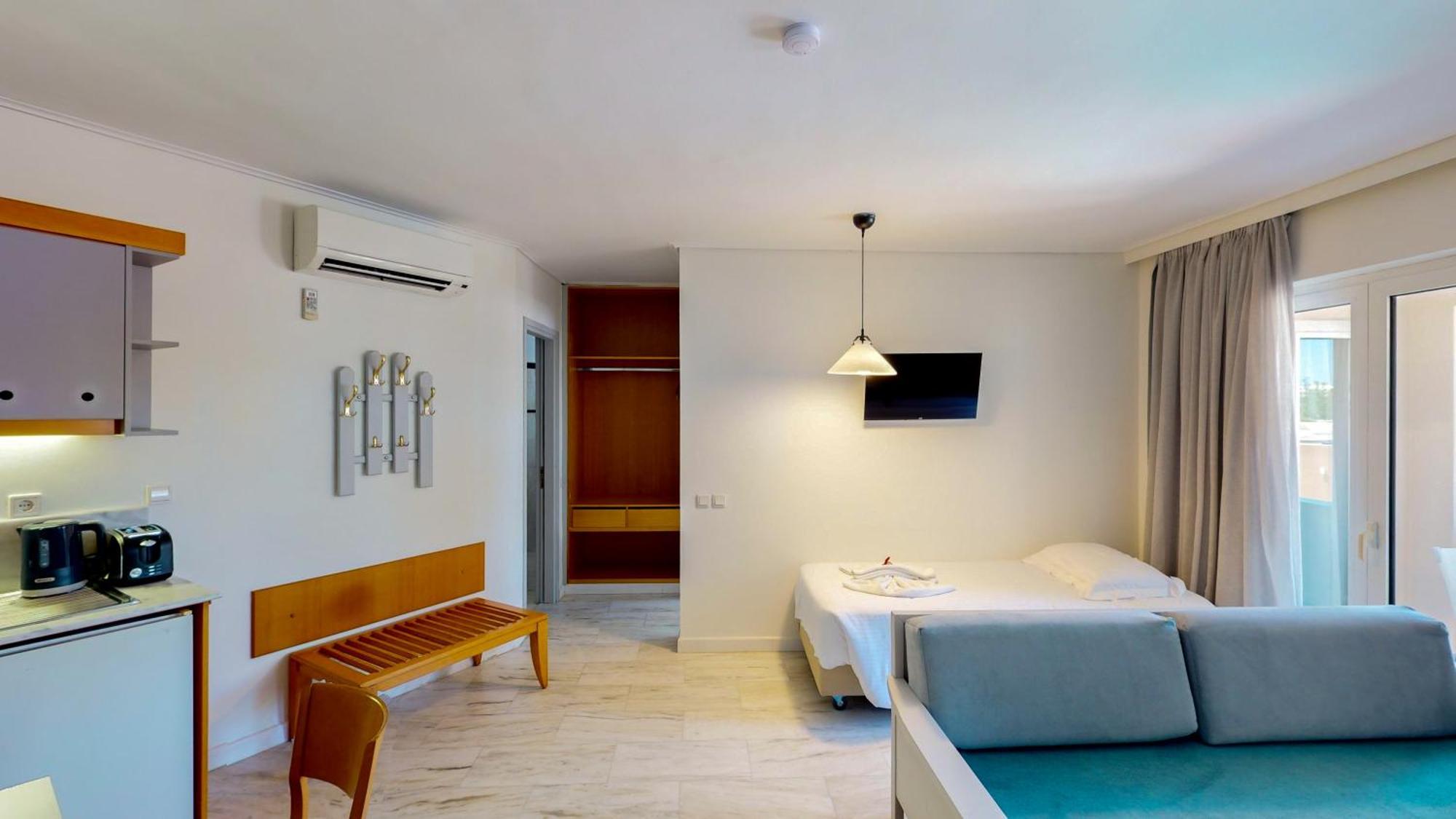 Aparthotel Chrispy Resort, 4*