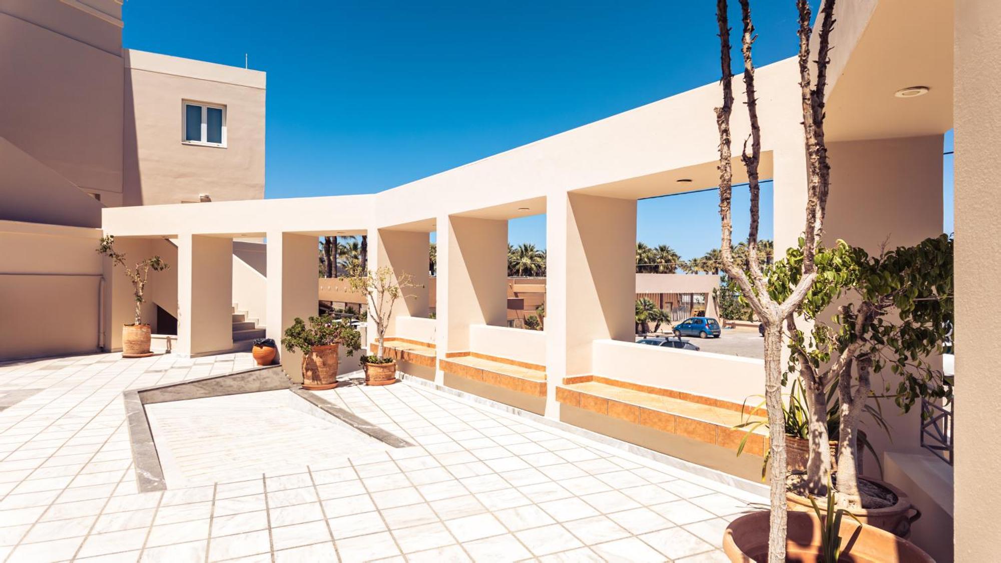 Chrispy Resort, Aparthotel 4*