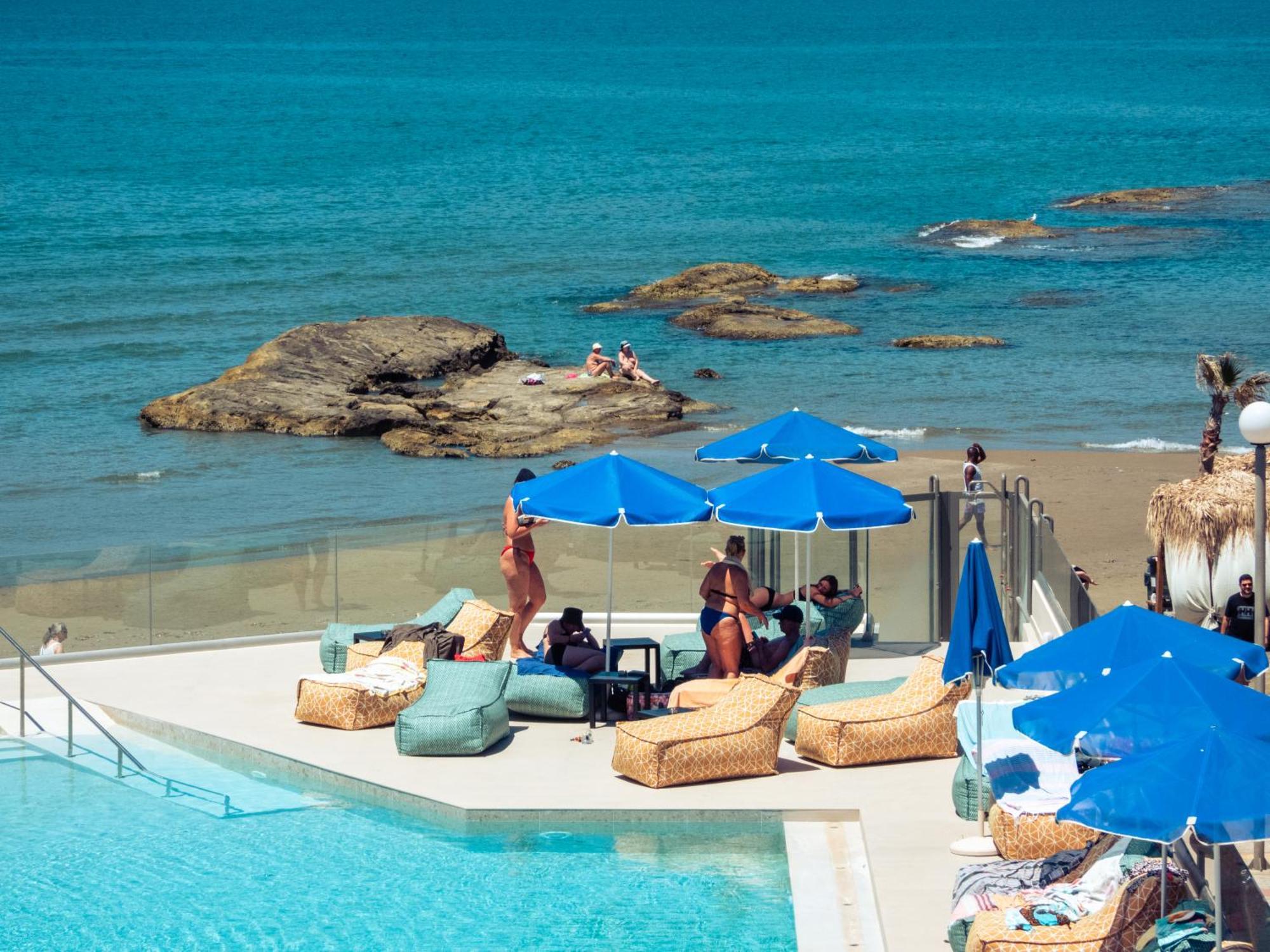 Aparthotel Chrispy Resort,