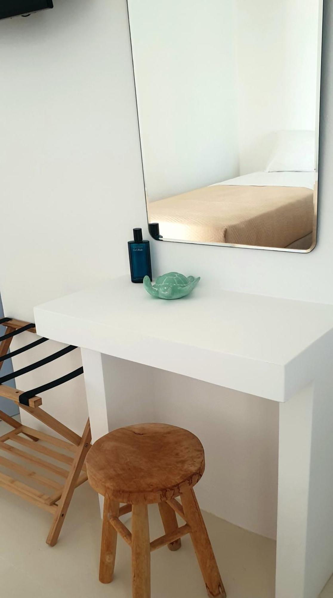 Ilias Place Chora (Ios)