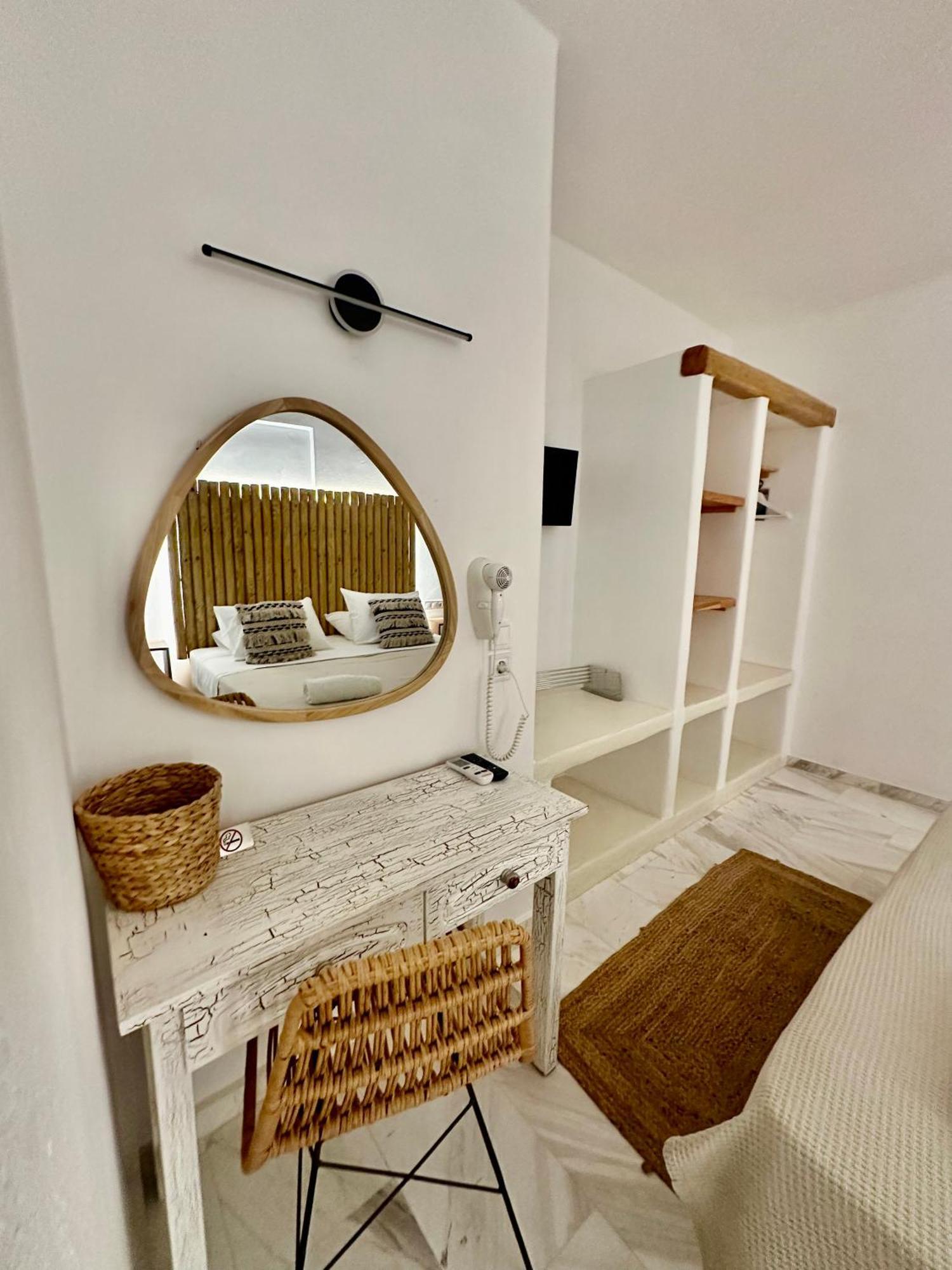 Athina Rooms - Lounge Apartments 2*