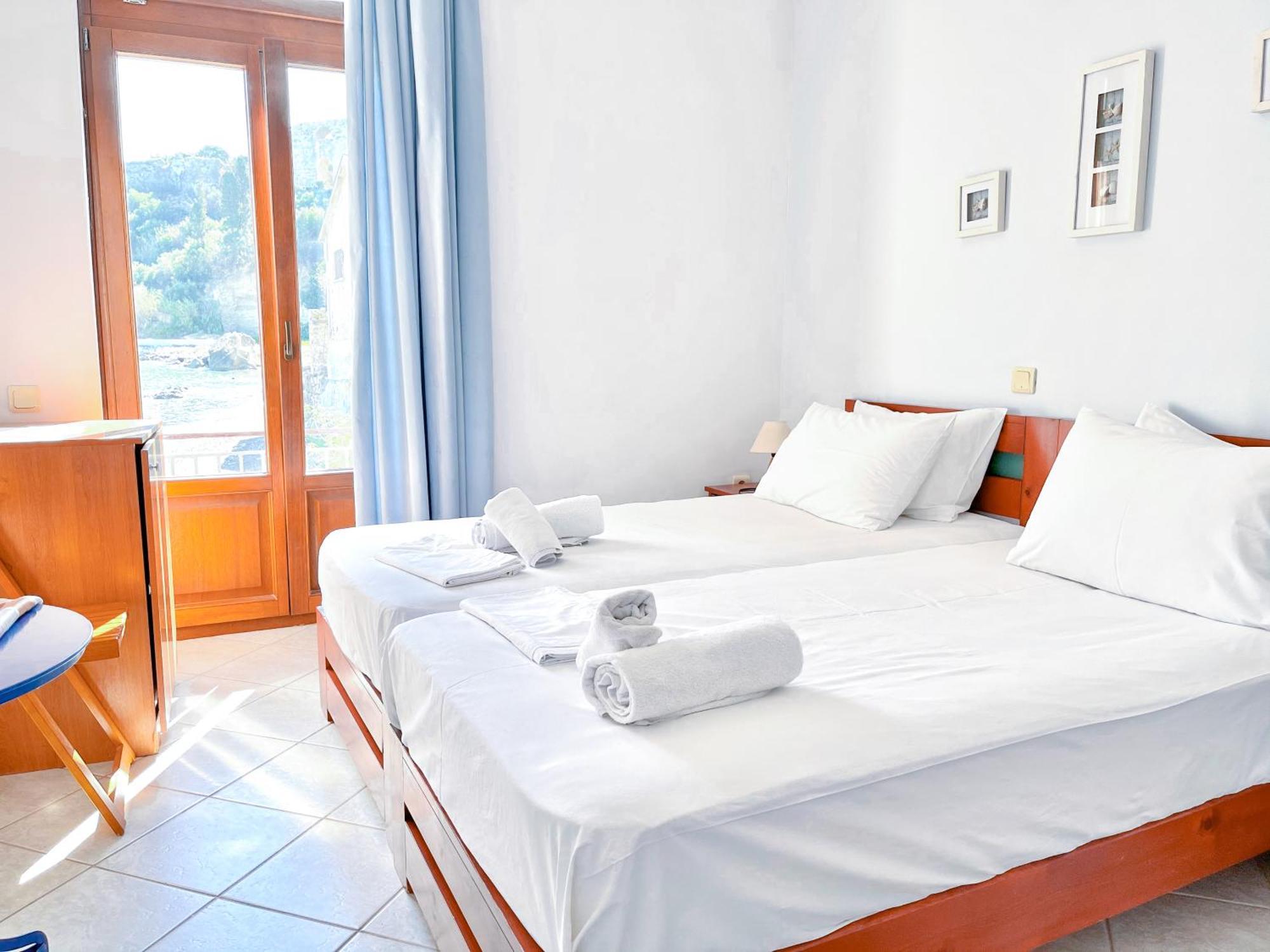 Xenios Zeus 2* Koroni (Messinia)