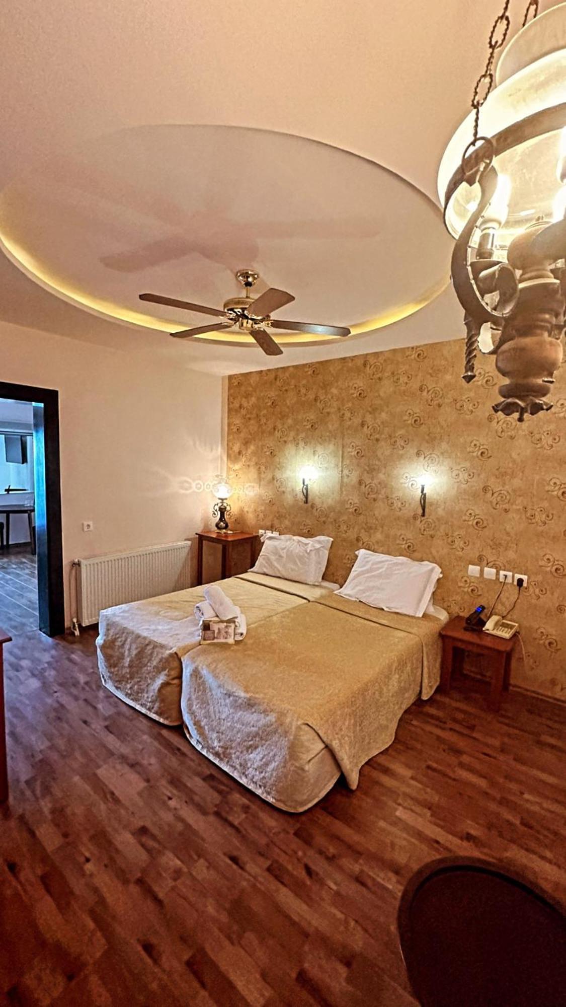 Tselikas 3*
