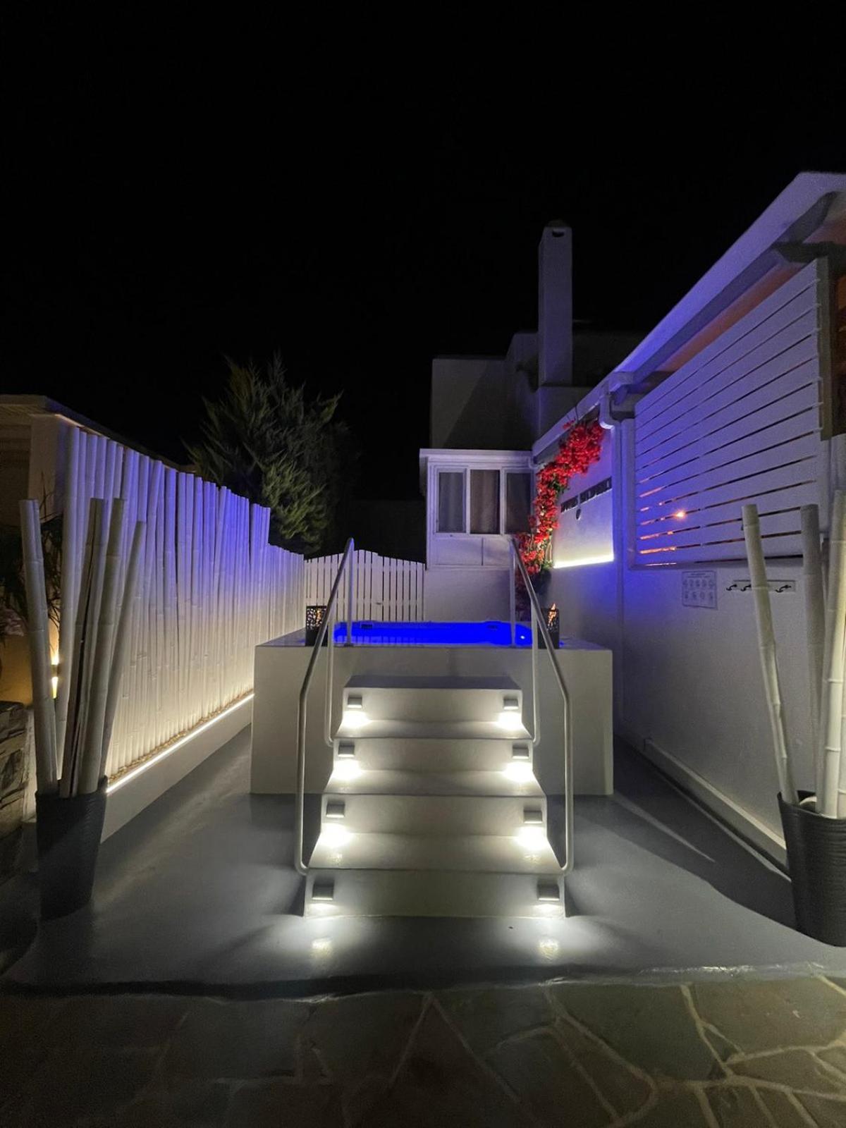 Zoumis Naousa (Paros)