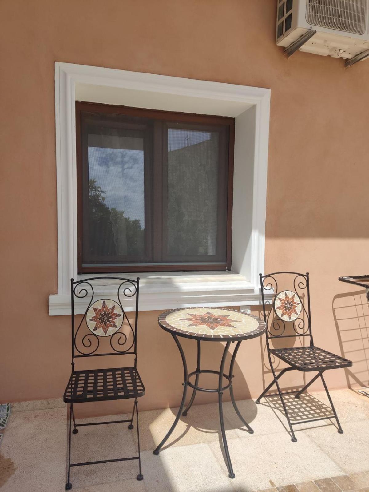 Chrisanthi Apartment Parga