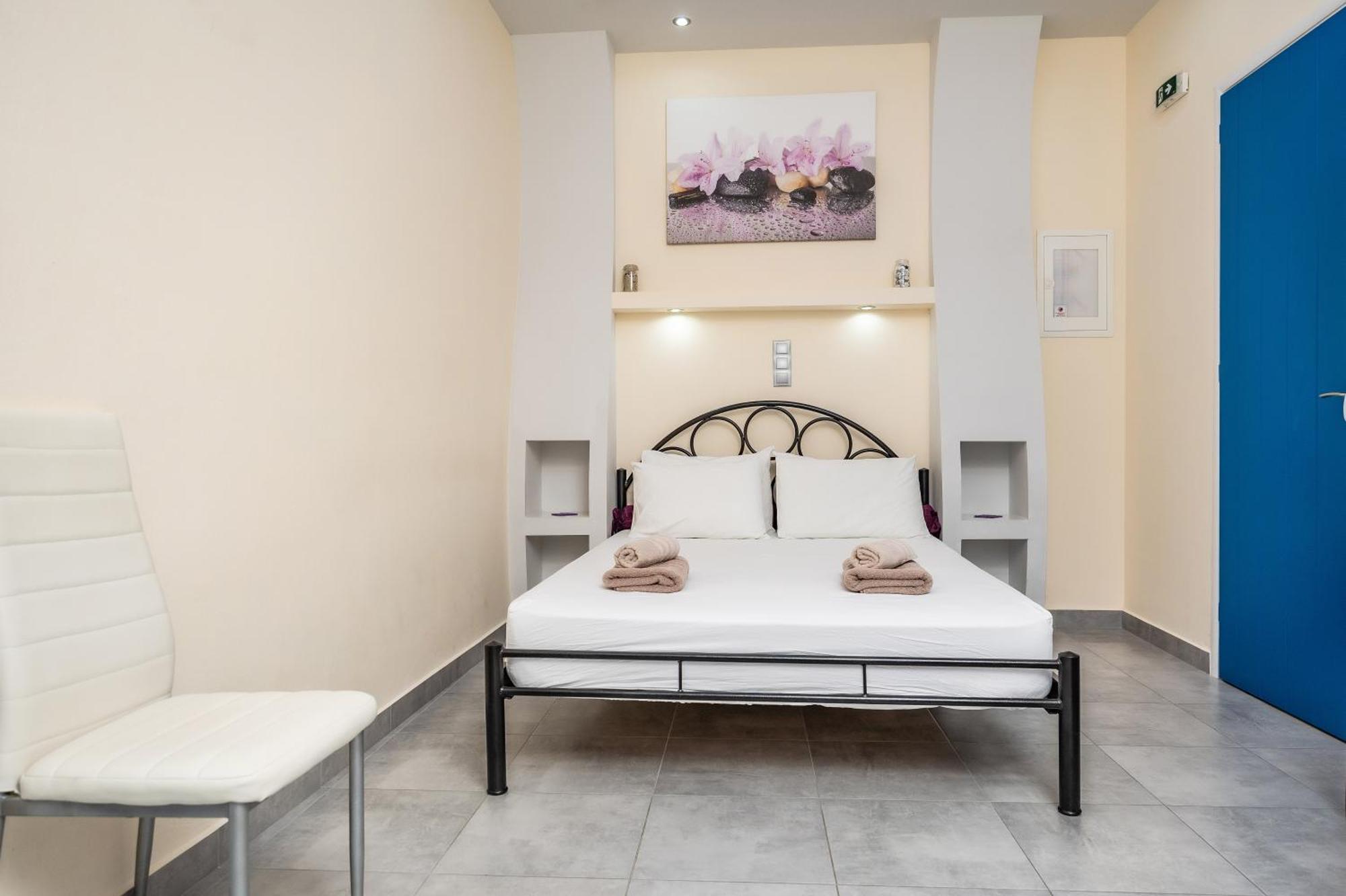 Lefkes Aparthotel Naxos City