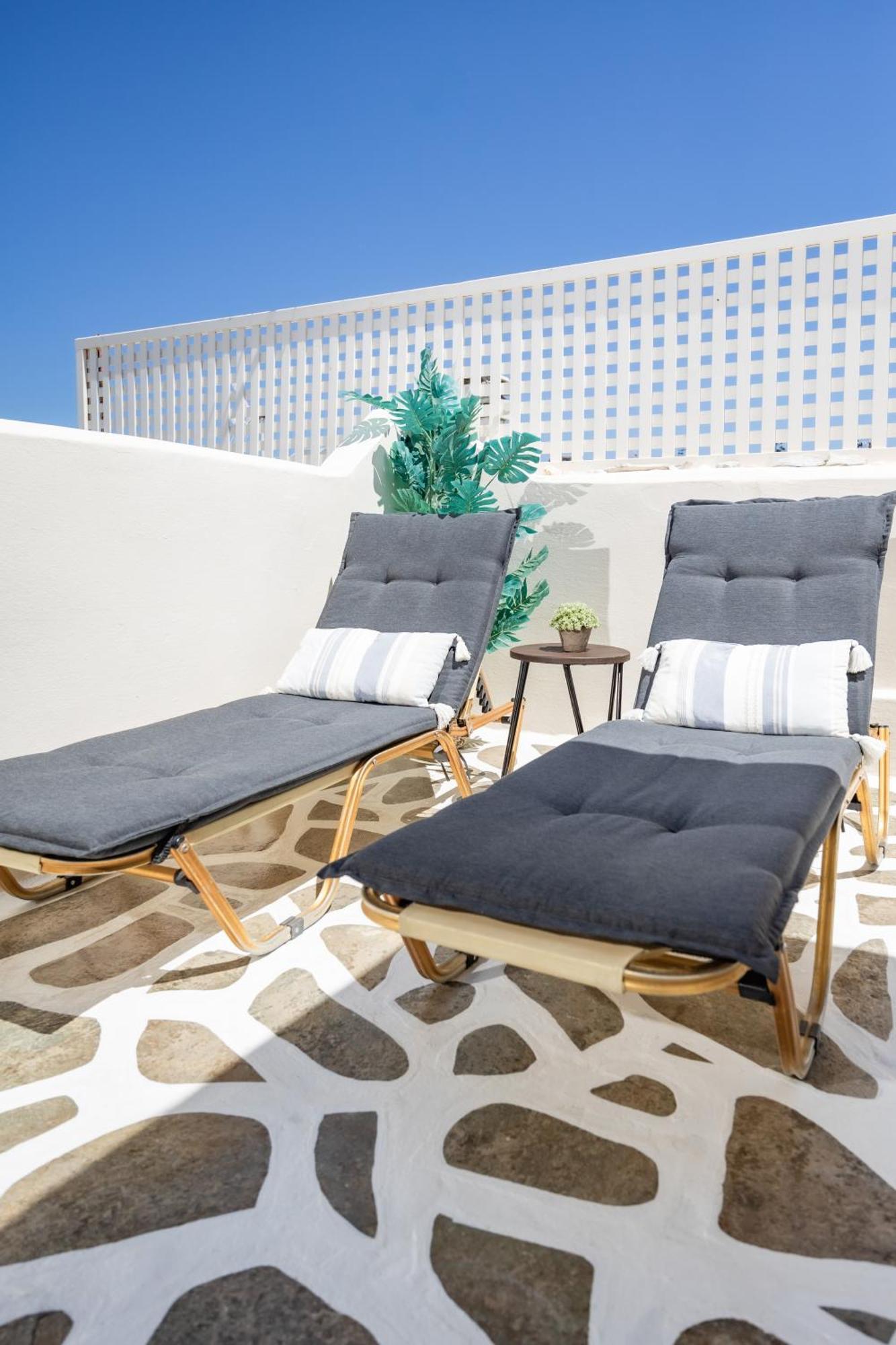 Lefkes Aparthotel Naxos City