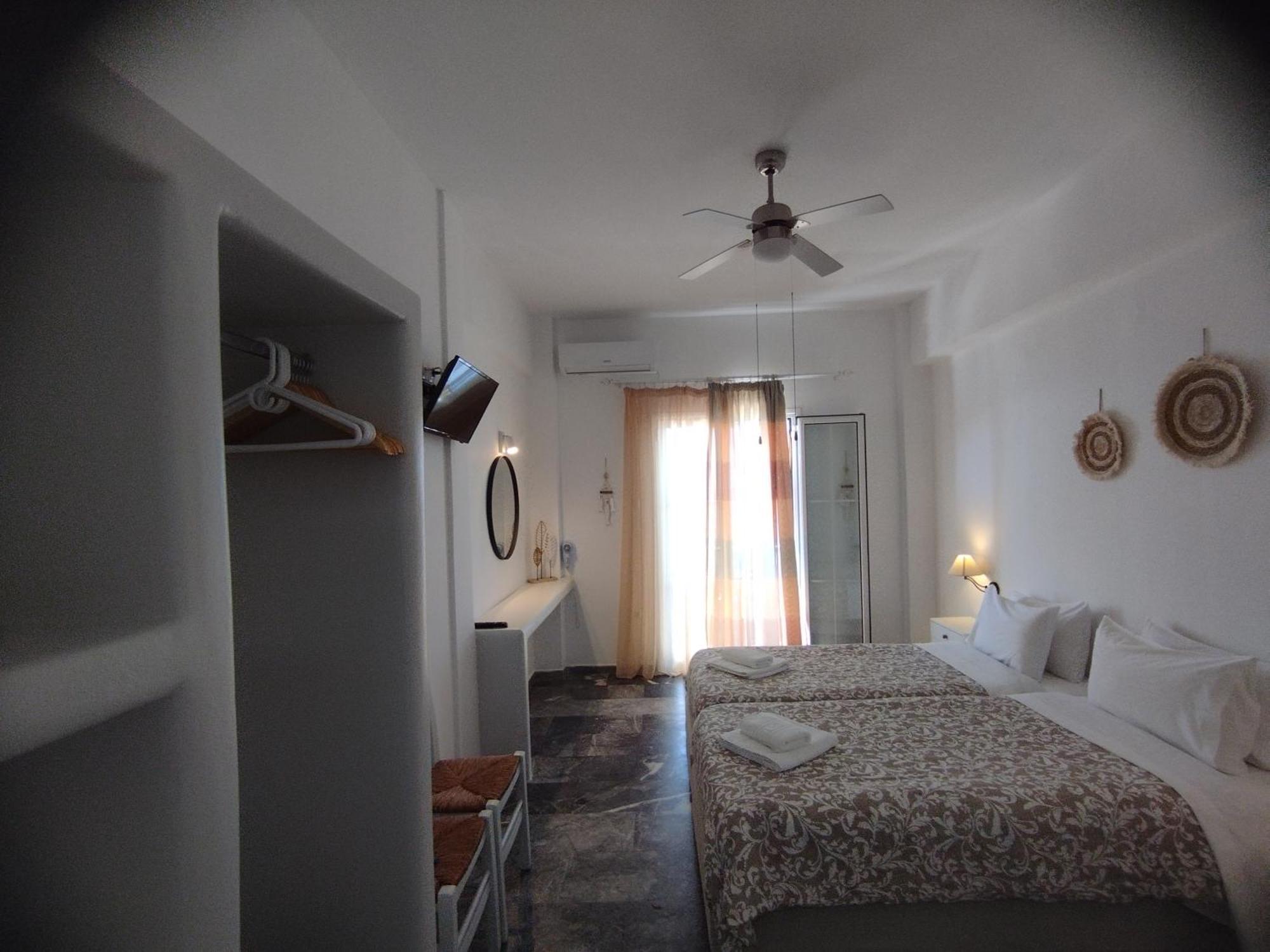 Marisini Sea View Aparthotel Batsi (Andros)