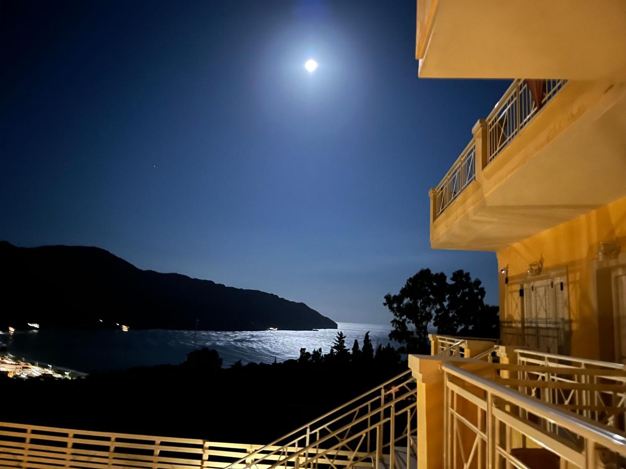 Apartment Sofia Amazing Views Agios Georgios Pagon