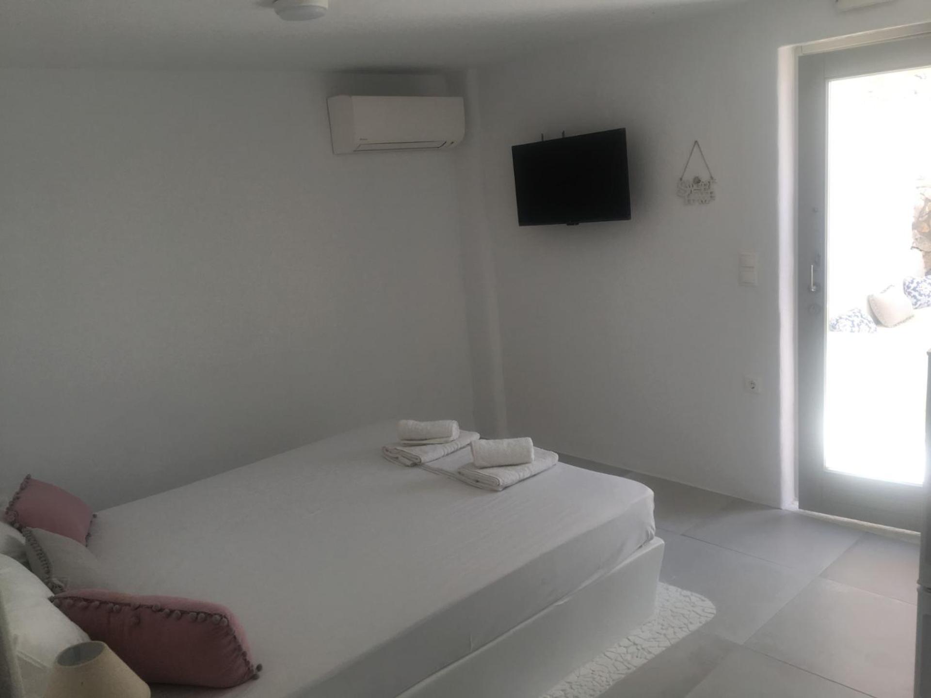 Rineia Complex By Live&travel *