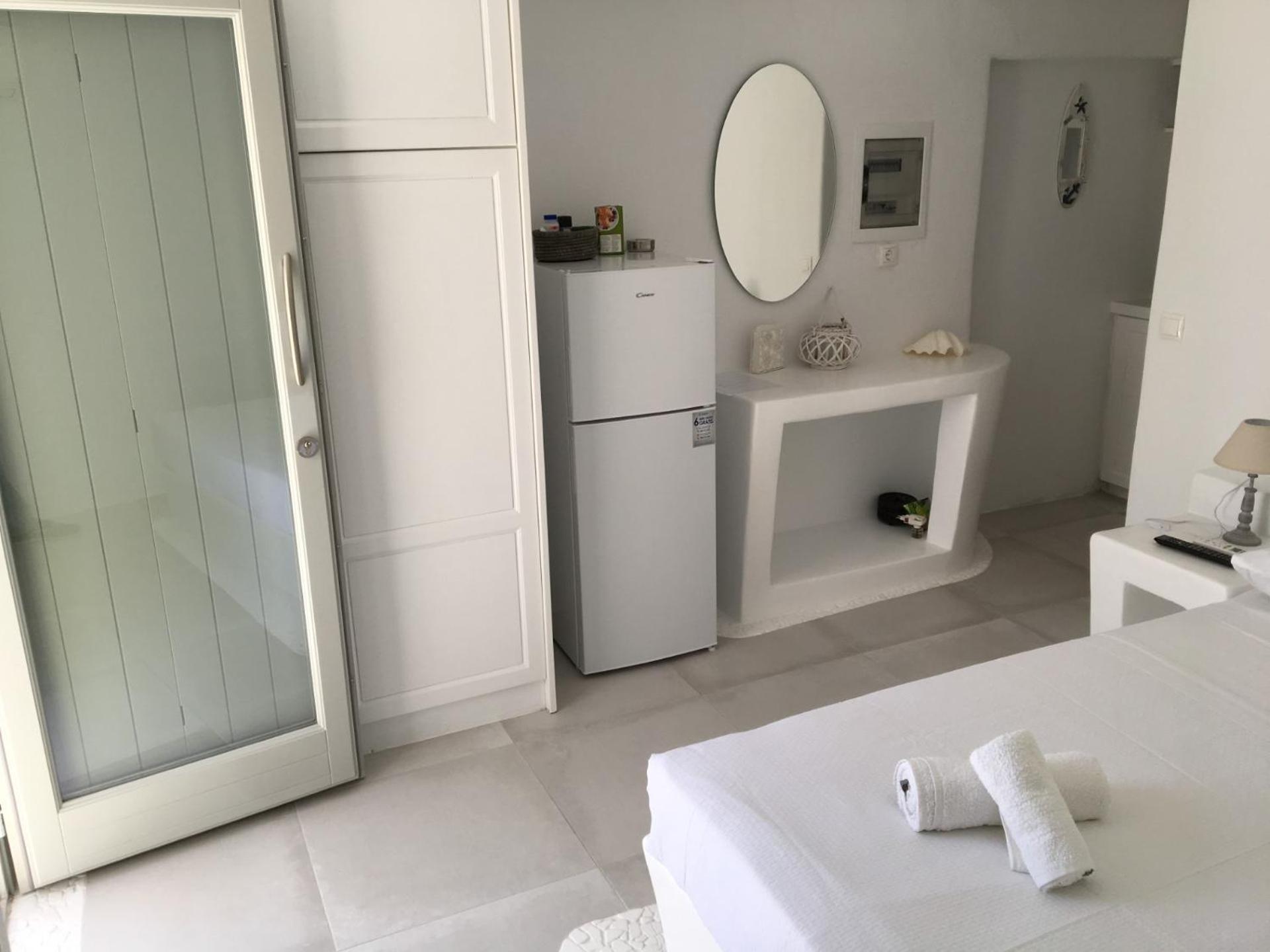 Rineia Complex By Live&travel Apartment *