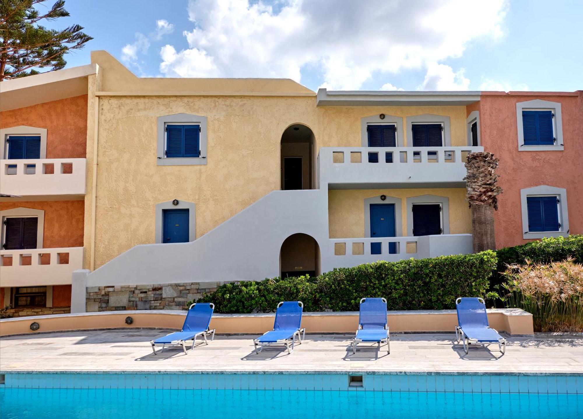 Aparthotel Niros Beachfront *